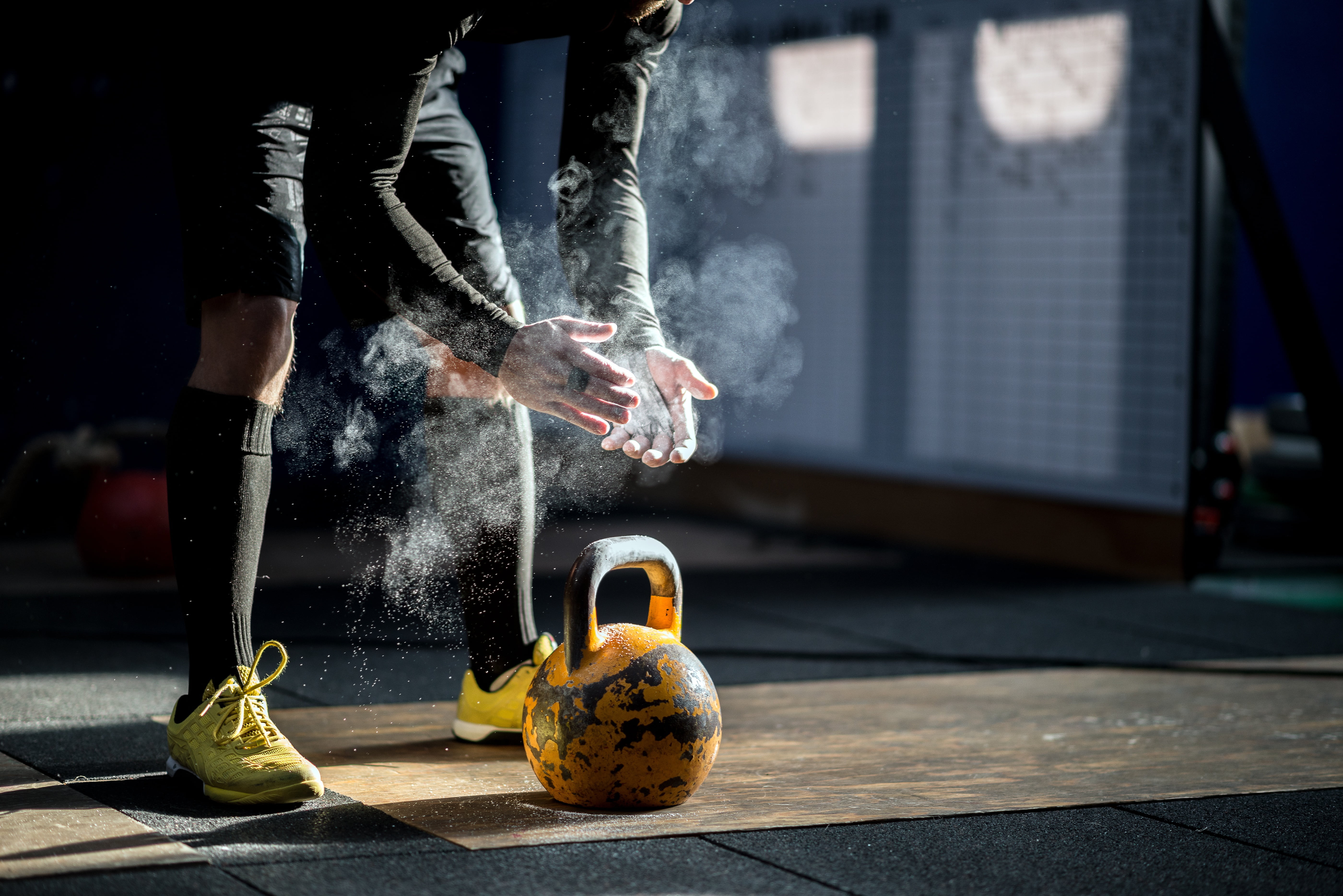 talc, man, Russian dumbbell, kettlebell, 5K, crossfit, HD Wallpaper