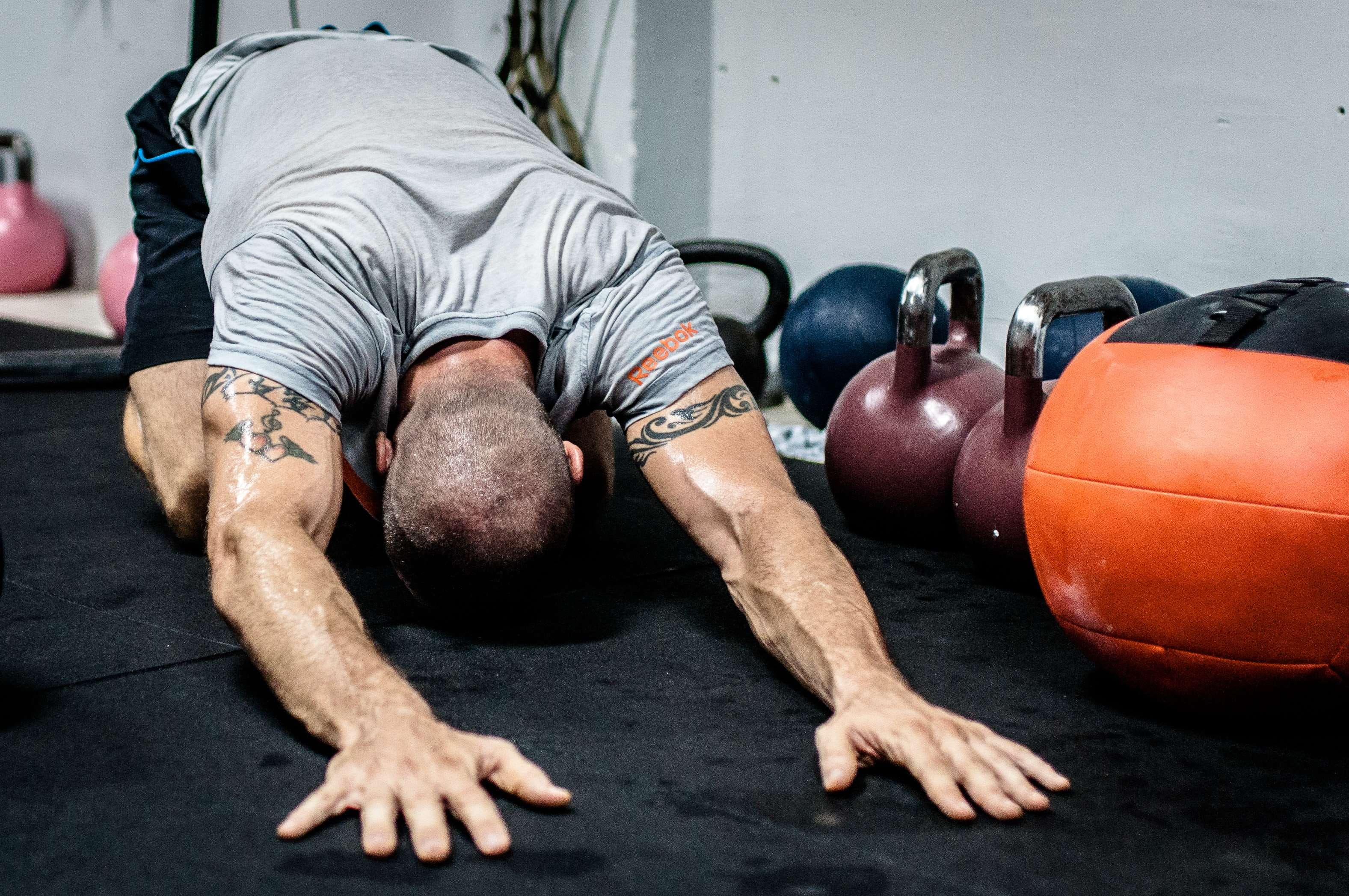 men, kettlebell, wallball, stretching, strength, muscular build, 2K, athlete, adult, vitality, exercising, man, male, indoors, gym, human body part, fit, HD Wallpaper