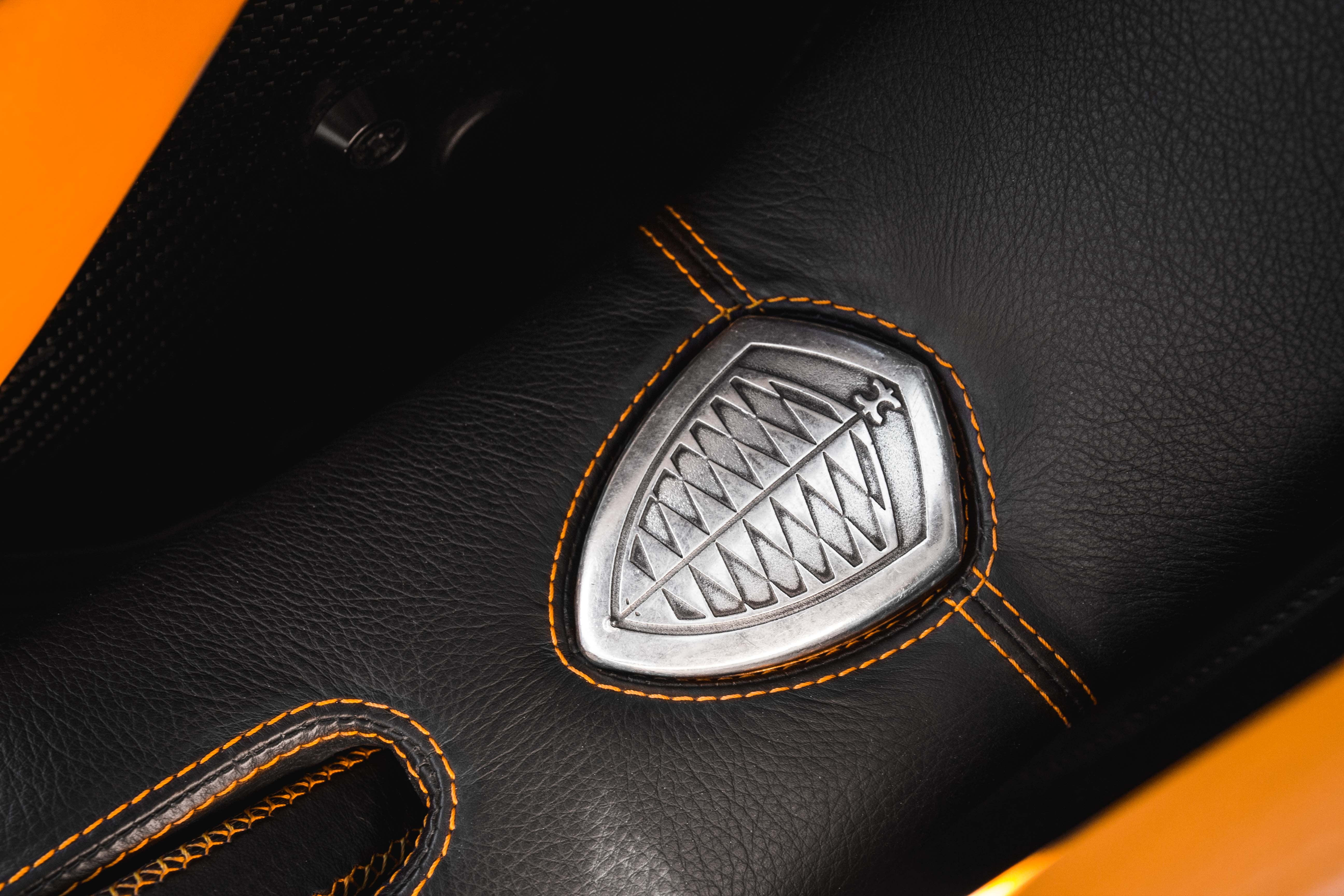 metal, time, still life, luxury, close-up, wristwatch, watch, wealth, business, black color, shiny, 5K, belt, car, fashion, high angle view, technology, HD Wallpaper