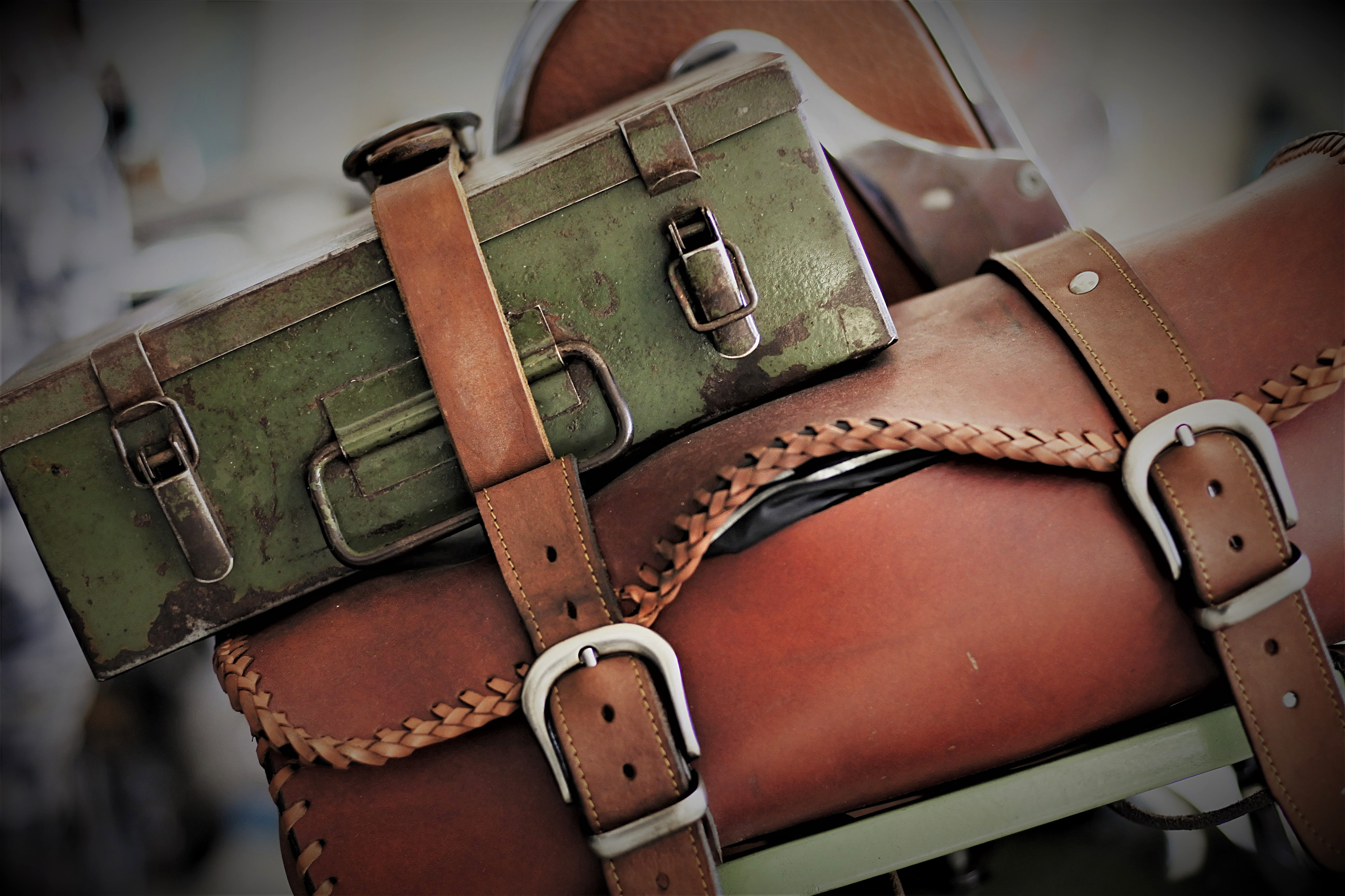 honda vtx, 5K, no people, luggage, the past, belt, personal accessory, metal, suitcase, antique, bag, brown, honda, honda vtx1800r, close-up, old, indoors, HD Wallpaper