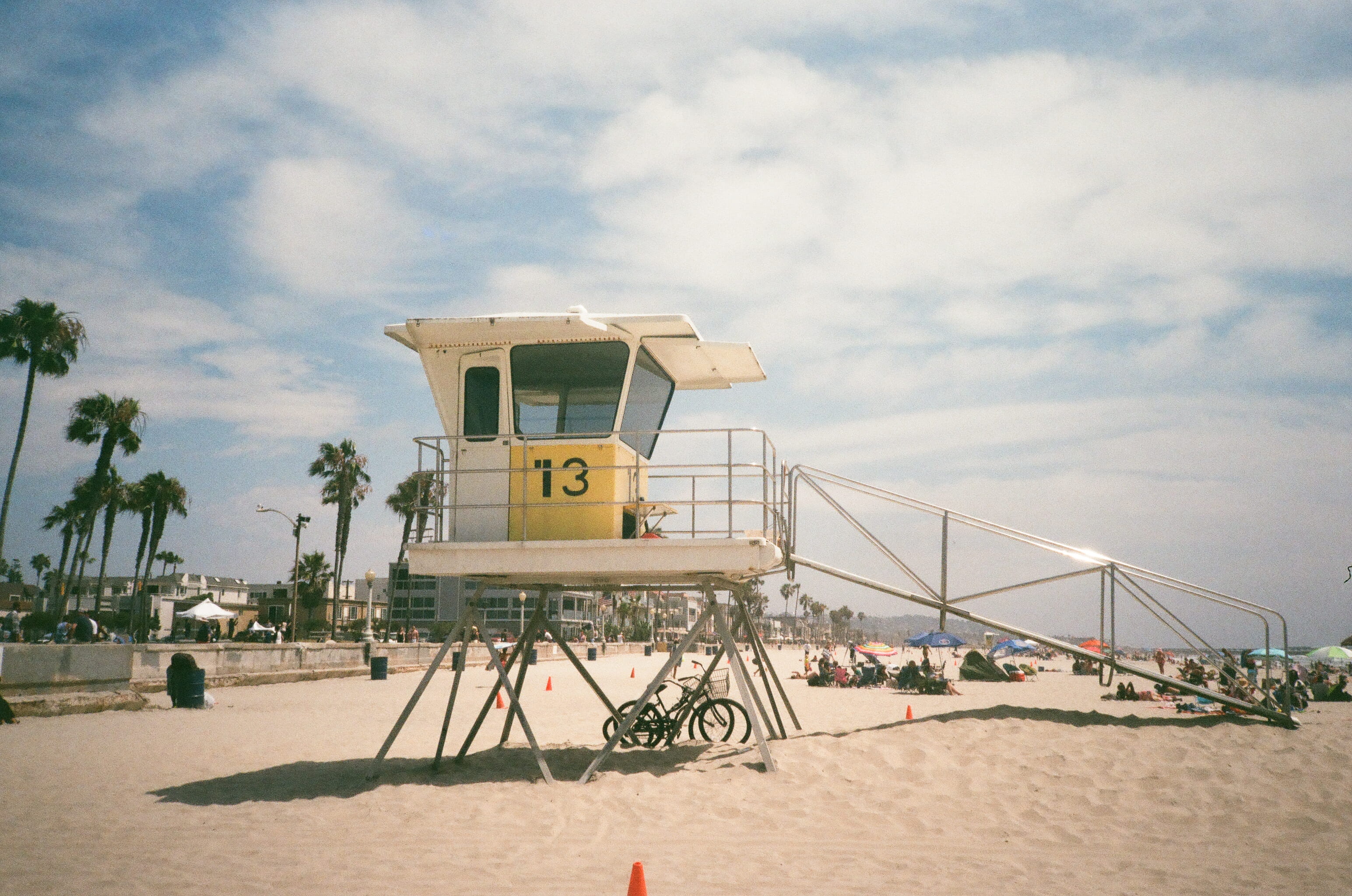 sea, lifeguard, security, vacation, hut, 13, architecture, film, umbrellas, san diego, cloud - sky, mission bay, outdoors, palm trees, safety, land, day, HD Wallpaper