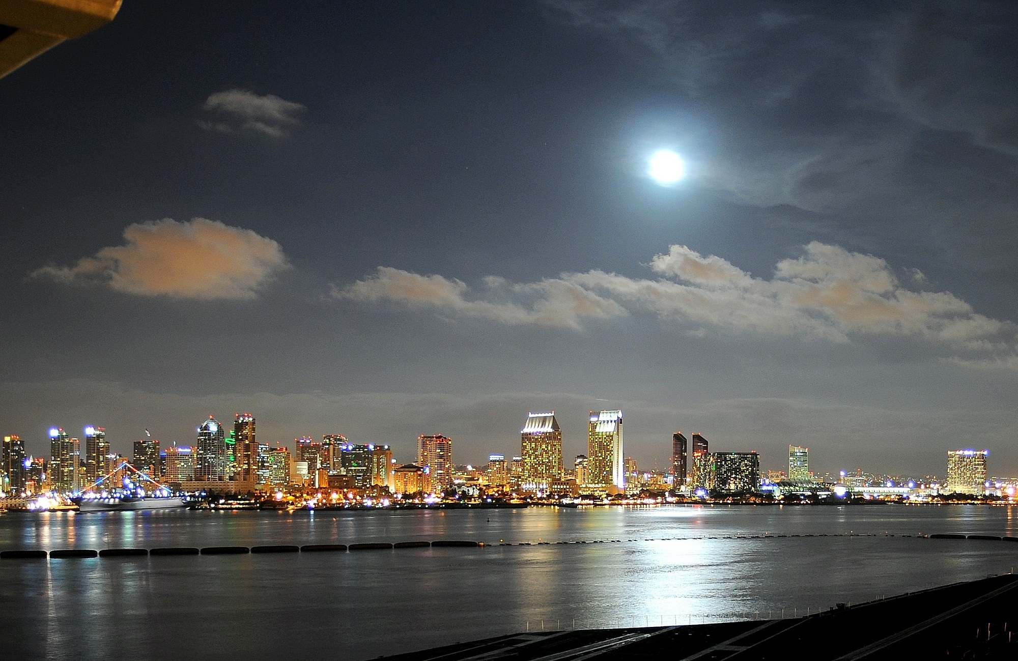 full moon, person, urban skyline, reflection, san diego bay, night, skyscraper, building, office building exterior, buildings, architecture, building exterior, HD Wallpaper