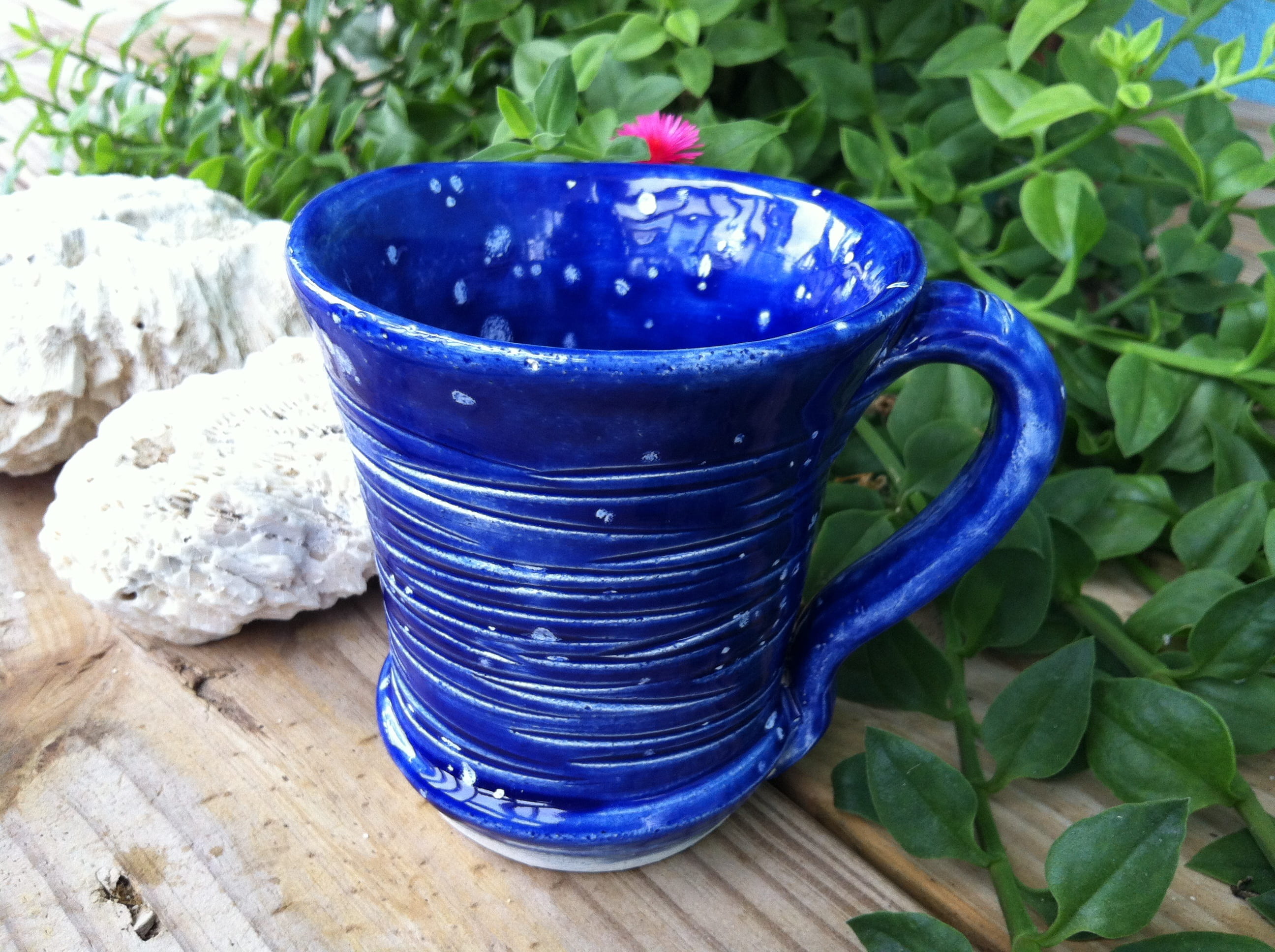 mug, growth, crockery, carved, outdoors, leaf, plant, ceramics, still life, cobalt, purple, solid, focus on foreground, table, close-up, green color, no people, HD Wallpaper