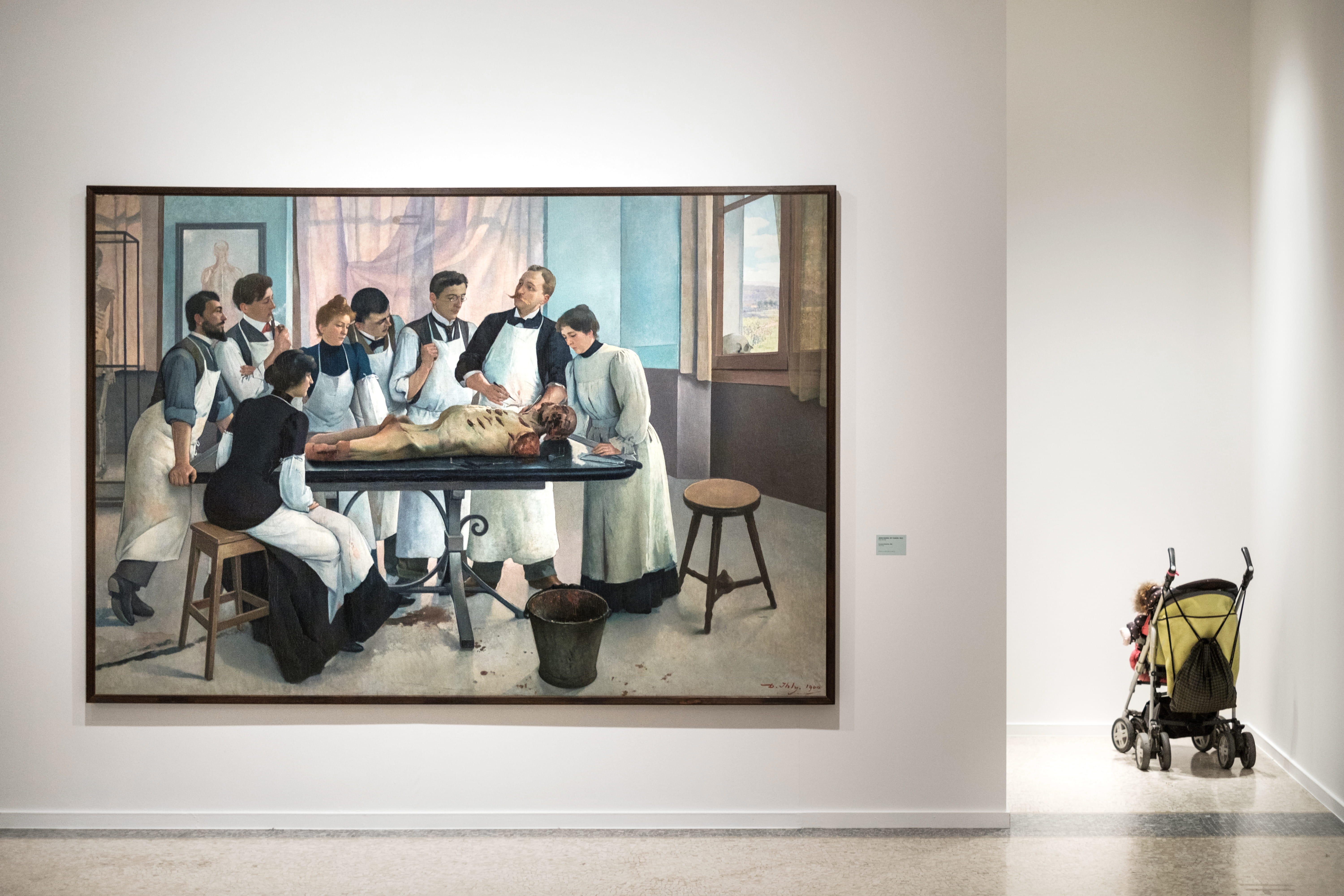 real people, dying, sitting, frame, medium group of people, musée rath, males, healthcare and medicine, occupation, men, white wall, people, museum, floor, HD Wallpaper