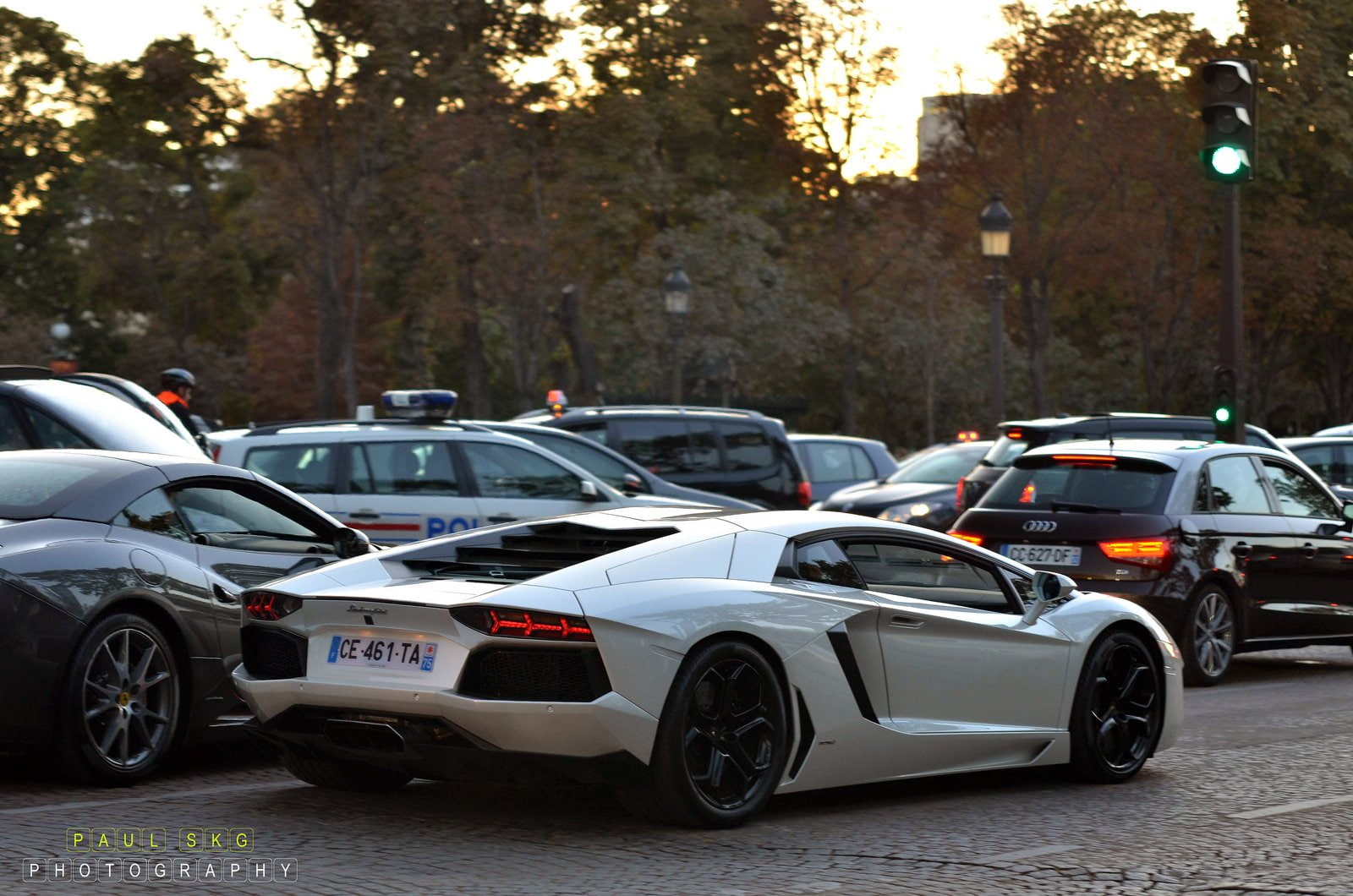 lamborghini, lp700, black, 720P, bleue, italian, supercars, white, aventador, blanche, cars, HD Wallpaper