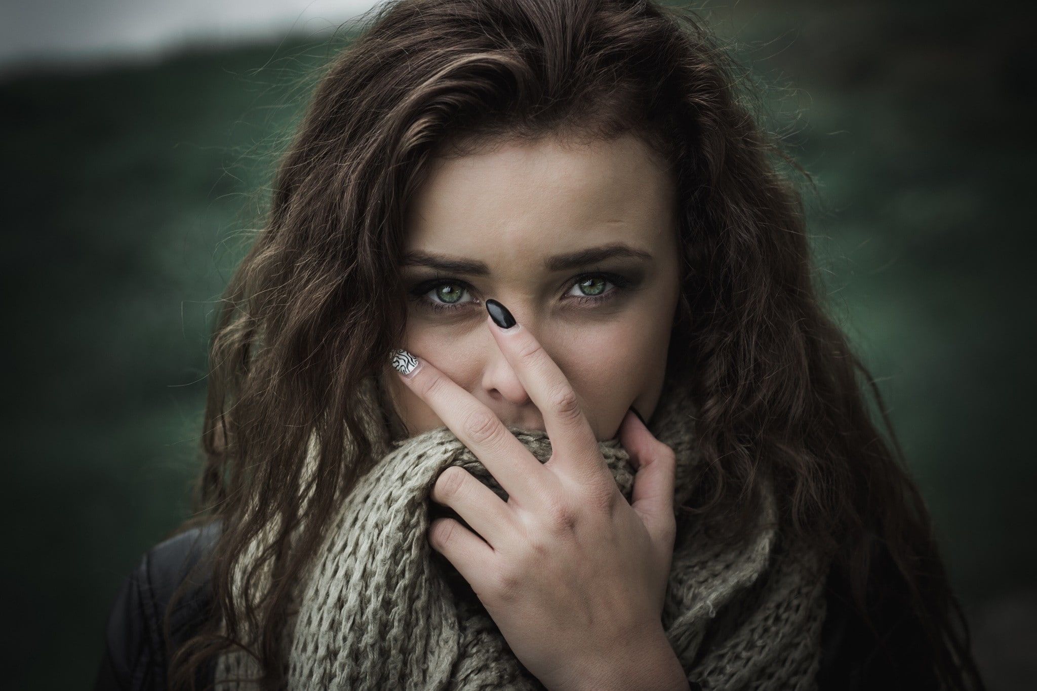 portrait, leather jackets, 1080P, scarf, green eyes, brunette, model, wavy hair, women, looking at viewer, HD Wallpaper