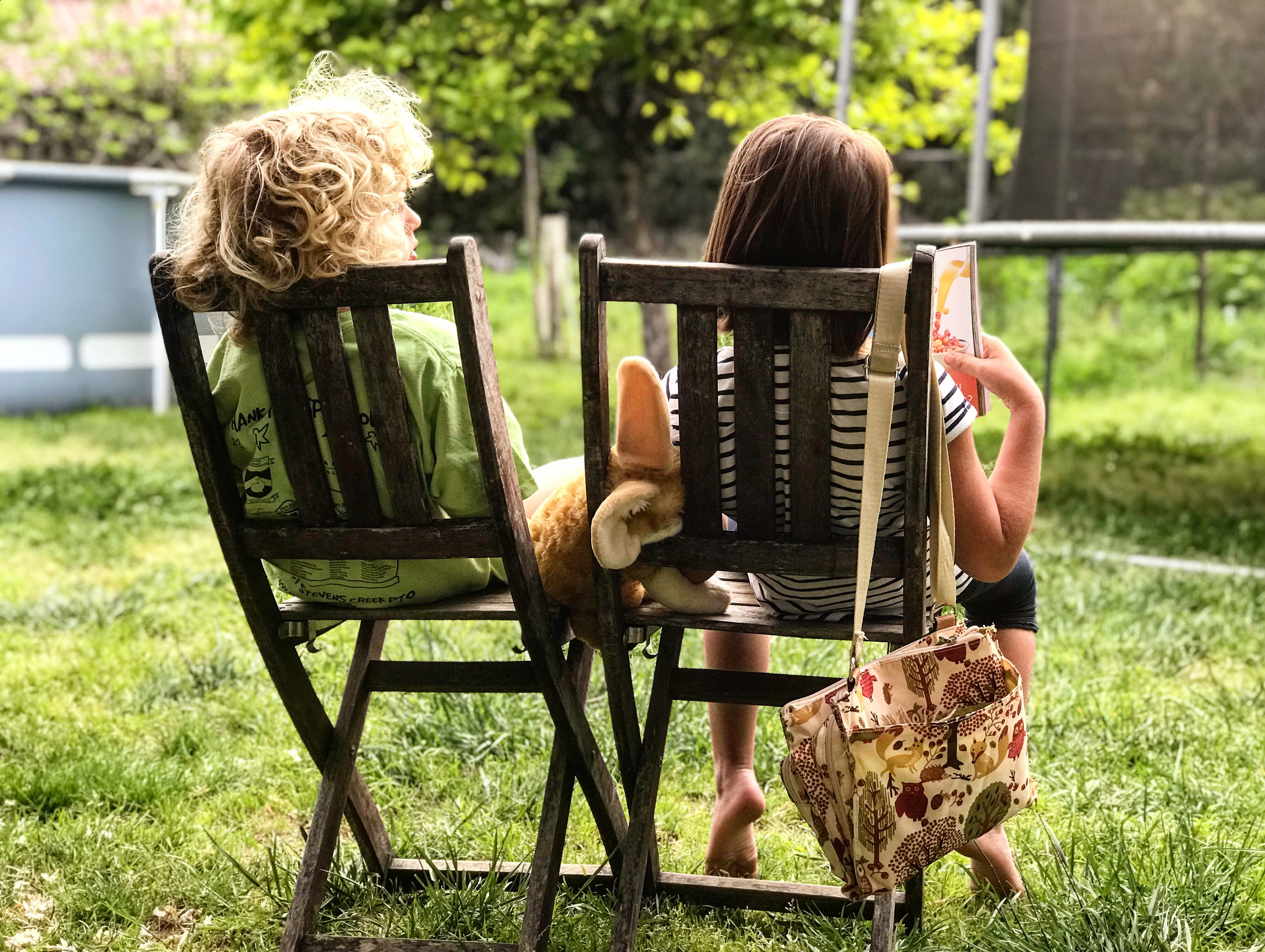 4K, day, front or back yard, children, book, reading, sisterhood, garden, sibling, outdoors, brother, hairstyle, nature, curly, women, childhood, sister, HD Wallpaper