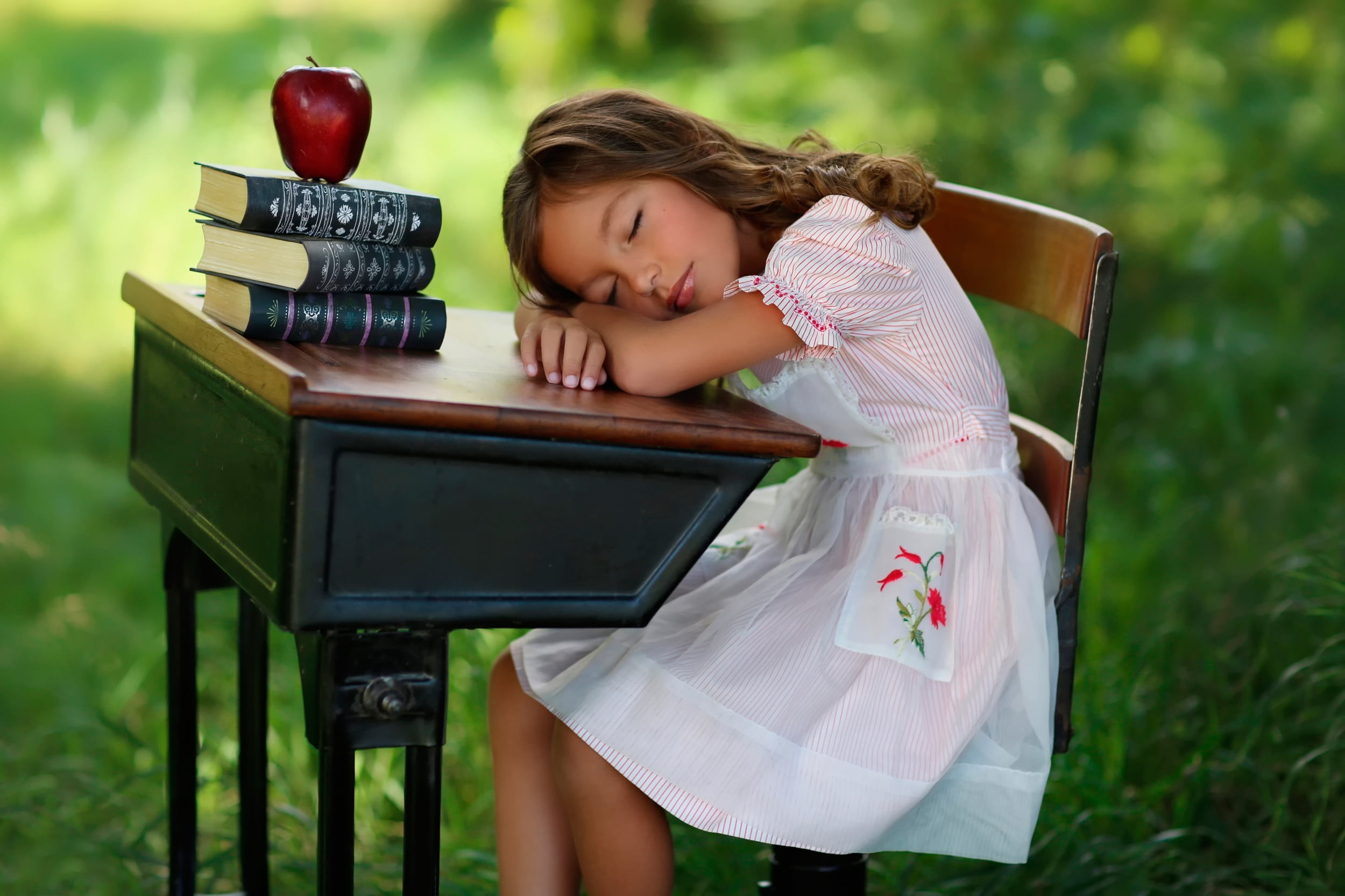 white, book, apple - Fruit, sleeved, girl, cheerful, sleep, innocence, relaxation, women, green Color, focus on foreground, meadow, childhood, sitting, HD Wallpaper