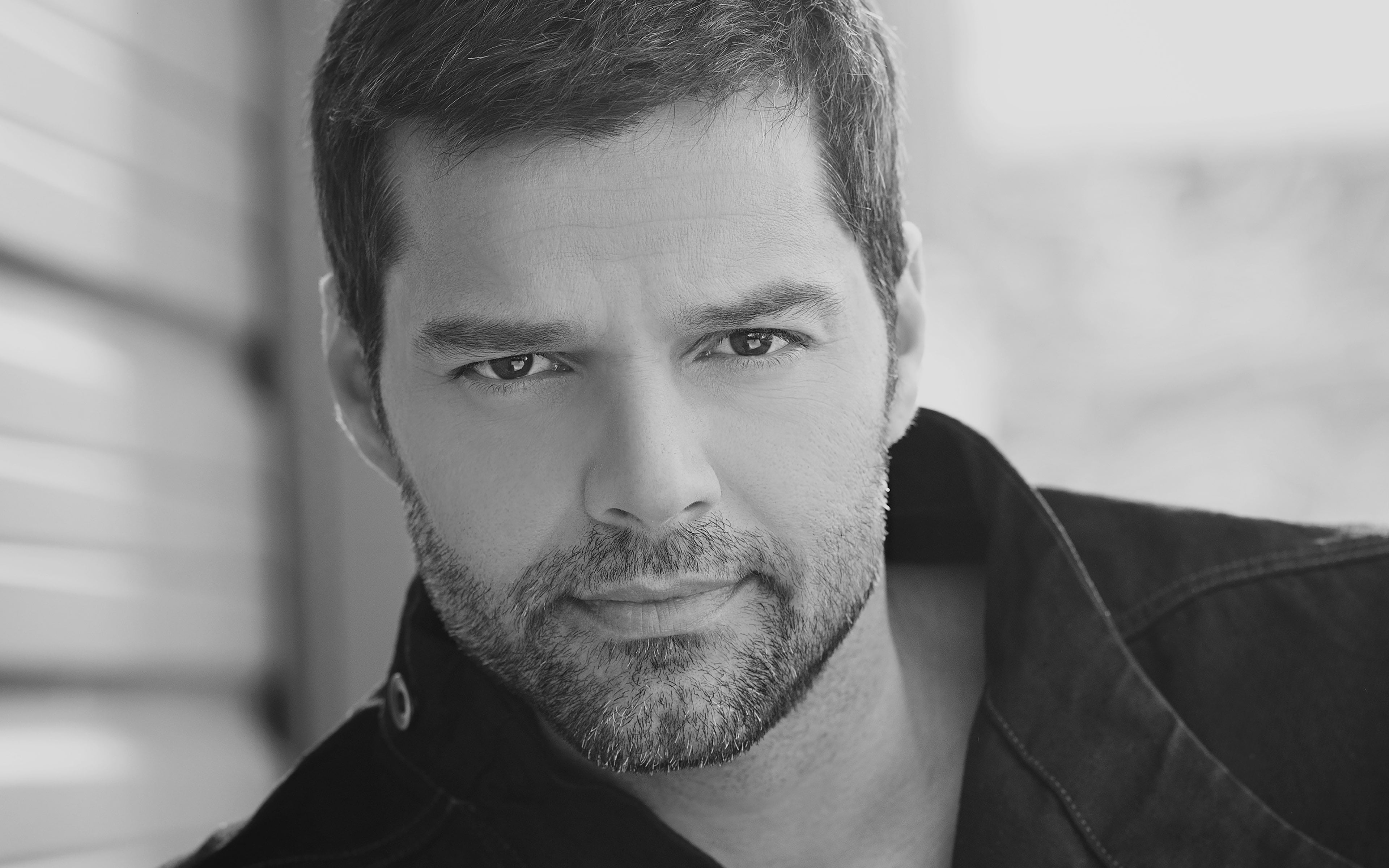 artist, confidence, stubble, mid adult men, indoors, front view, ricky, lifestyles, bw, martin, human face, hairstyle, singer, beard, men, portrait, males, HD Wallpaper