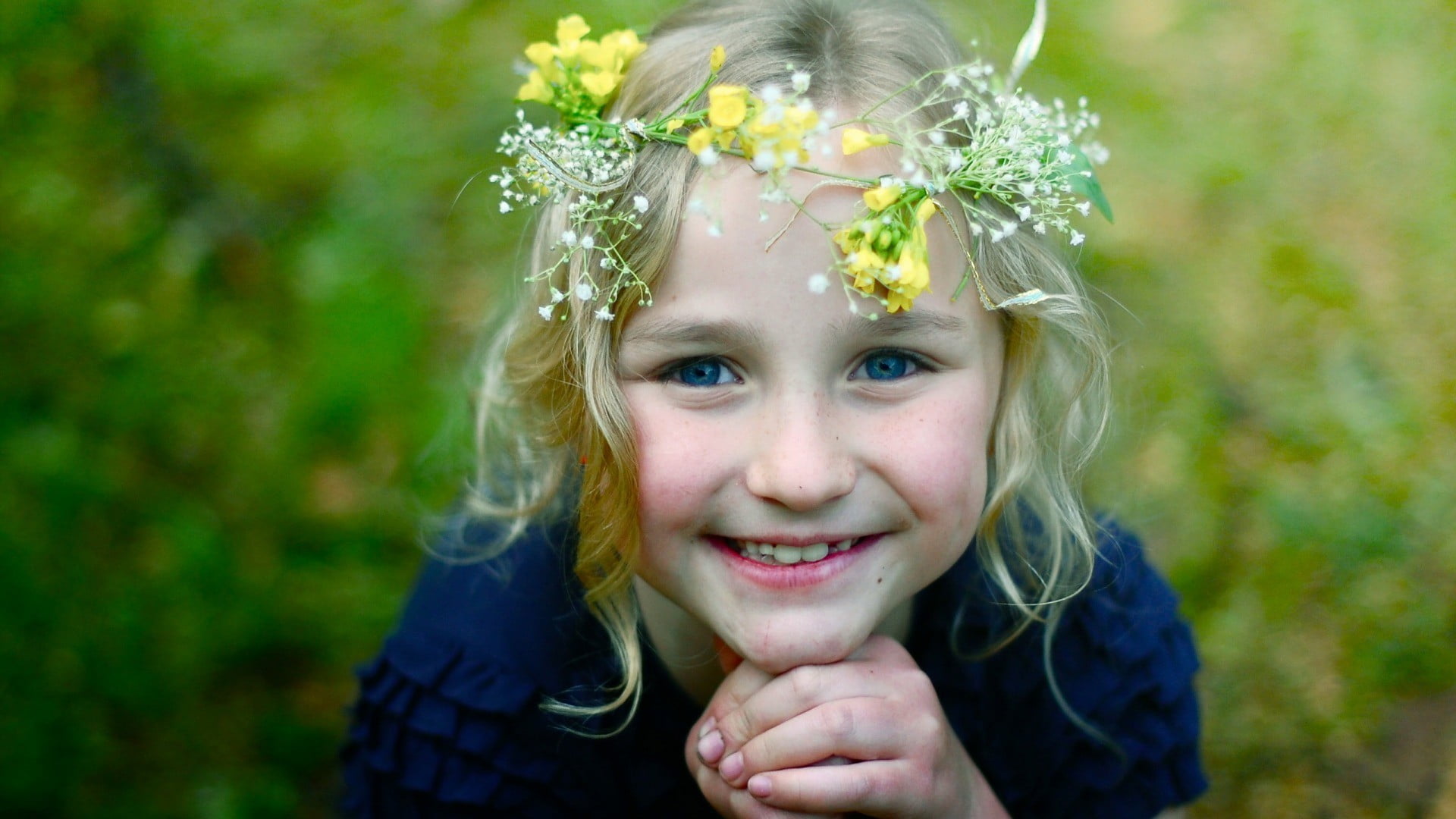 innocence, nature, focus on foreground, emotion, one person, childhood, smiling, traditional, child, holding hands, children, plant, happiness, women, hair, HD Wallpaper