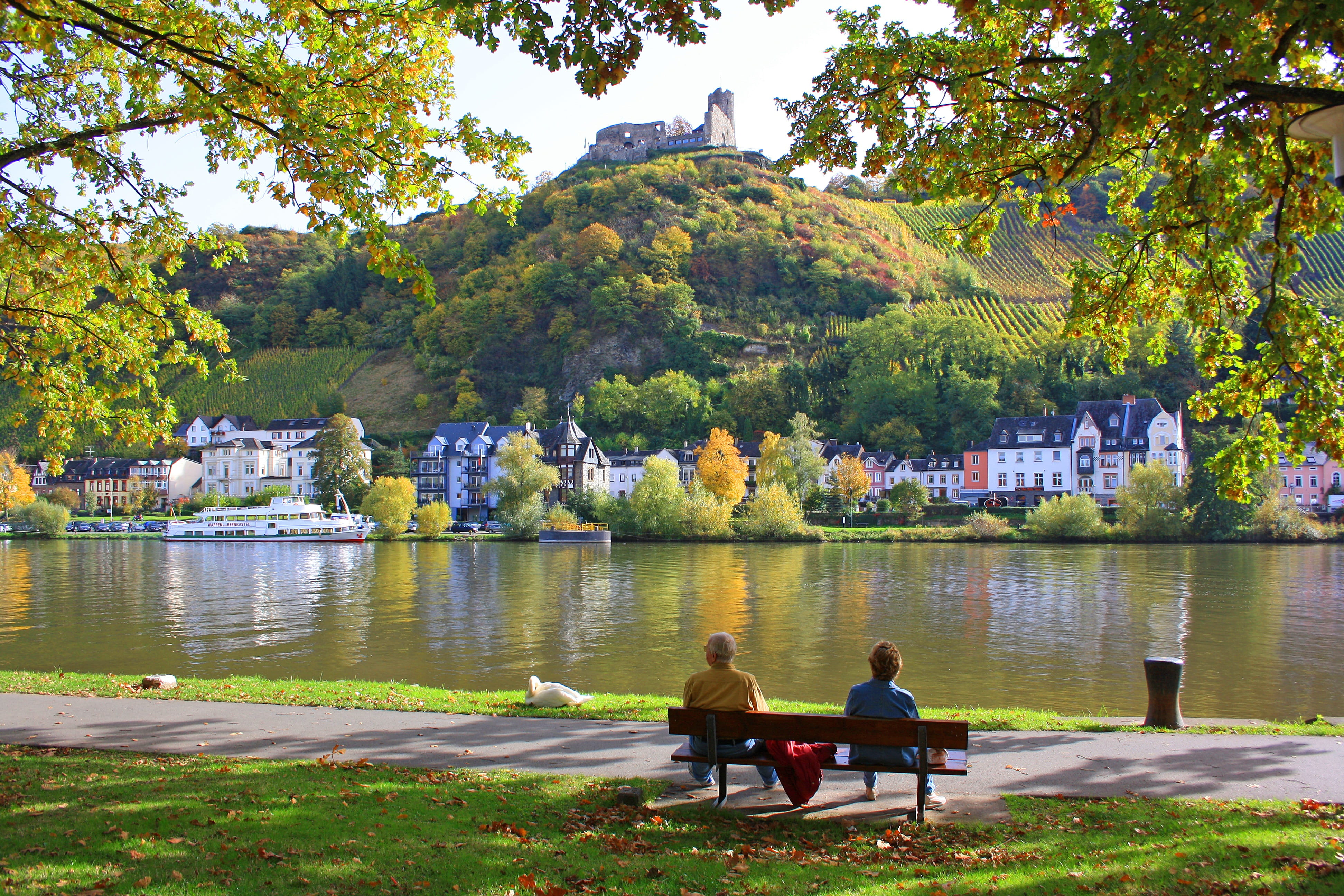 waters, two people, couple - relationship, architecture, bernkastel, mosel, lifestyles, landscape, river, autumn, nature, tranquility base, recovery, sitting, HD Wallpaper