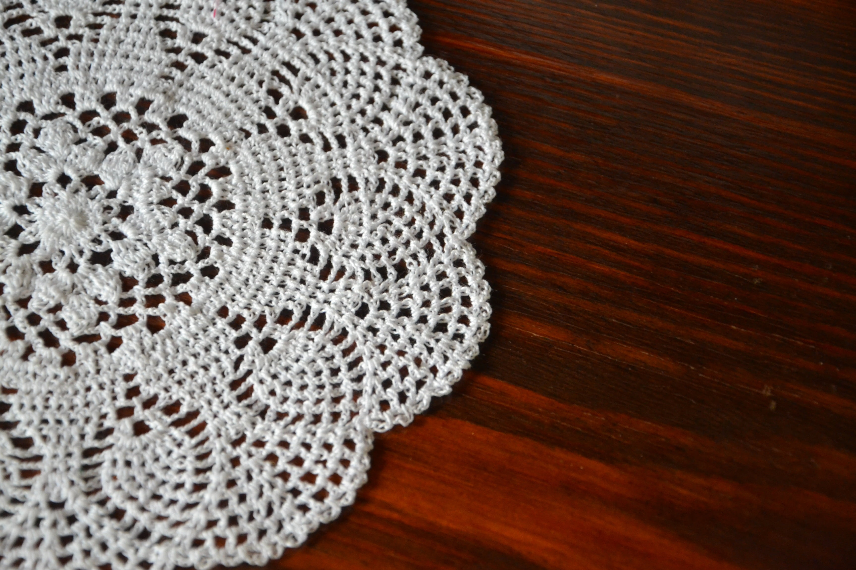close-up, still life, retro, brown, the ceremony, white color, wood - Material, dining table, white, surface, tablecloth, doily, floral pattern, knitted, HD Wallpaper