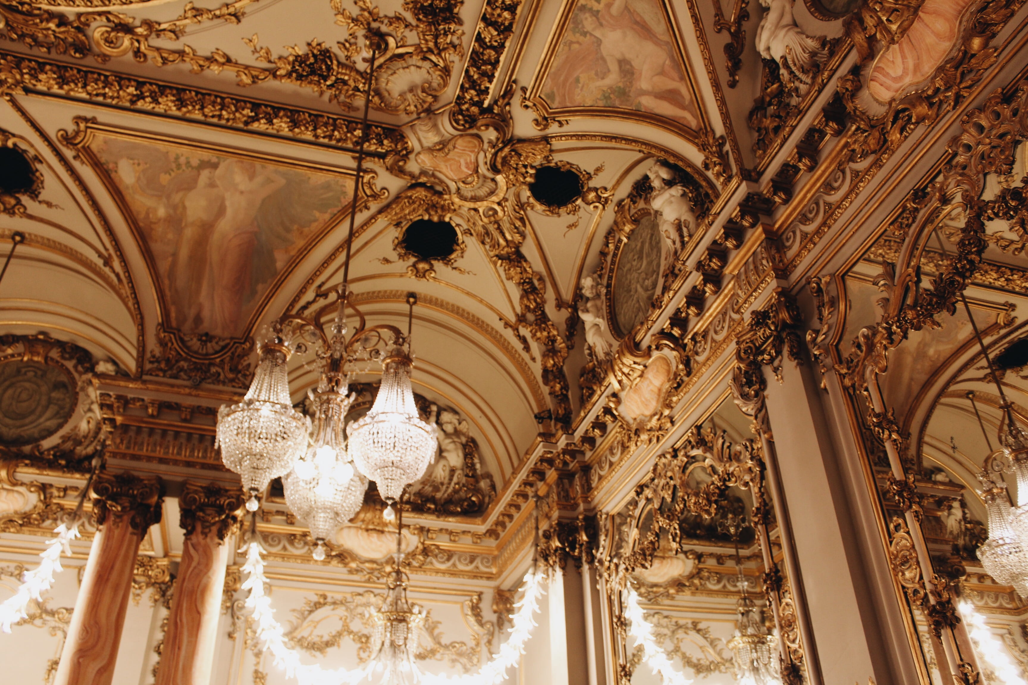 built structure, interior design, luxury, mansion, lighting equipment, wealth, chandelier, building, apse, arch, indoors, historical, clear, travel destinations, HD Wallpaper