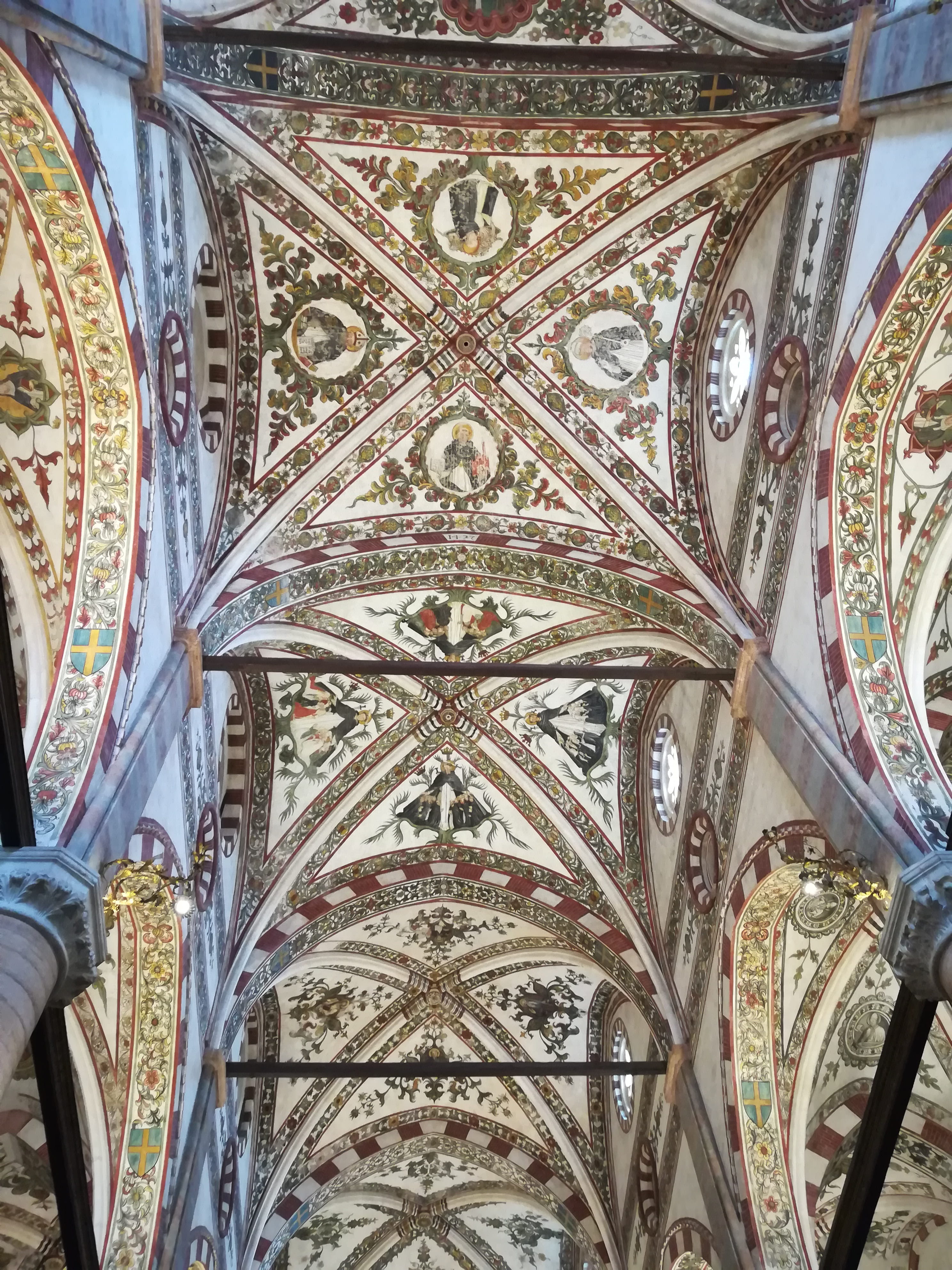 italy, pilaster, creativity, art and craft, oculus, palazzo, arc, verona, directly below, pillar, pattern, design, history, 4K, architecture and art, travel destinations, Phone HD Wallpaper