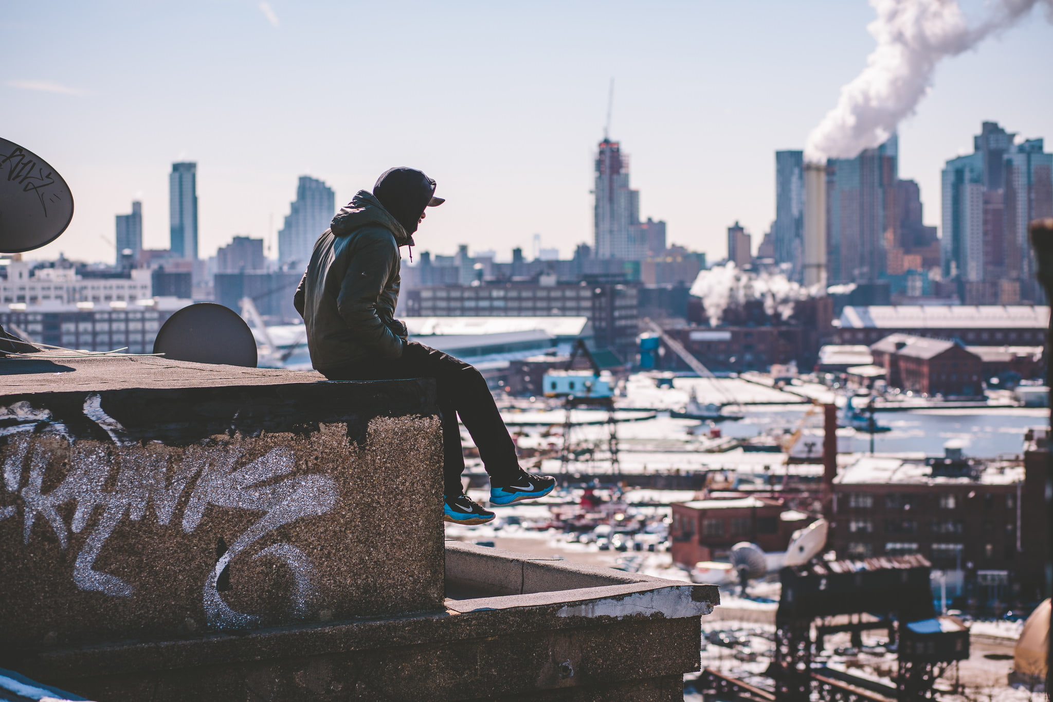 smoke, United States, grey, New York, 1080P, male, solar, hoodie, s, Manhattan, floor, cover, city, men, winter, the hood, HD Wallpaper