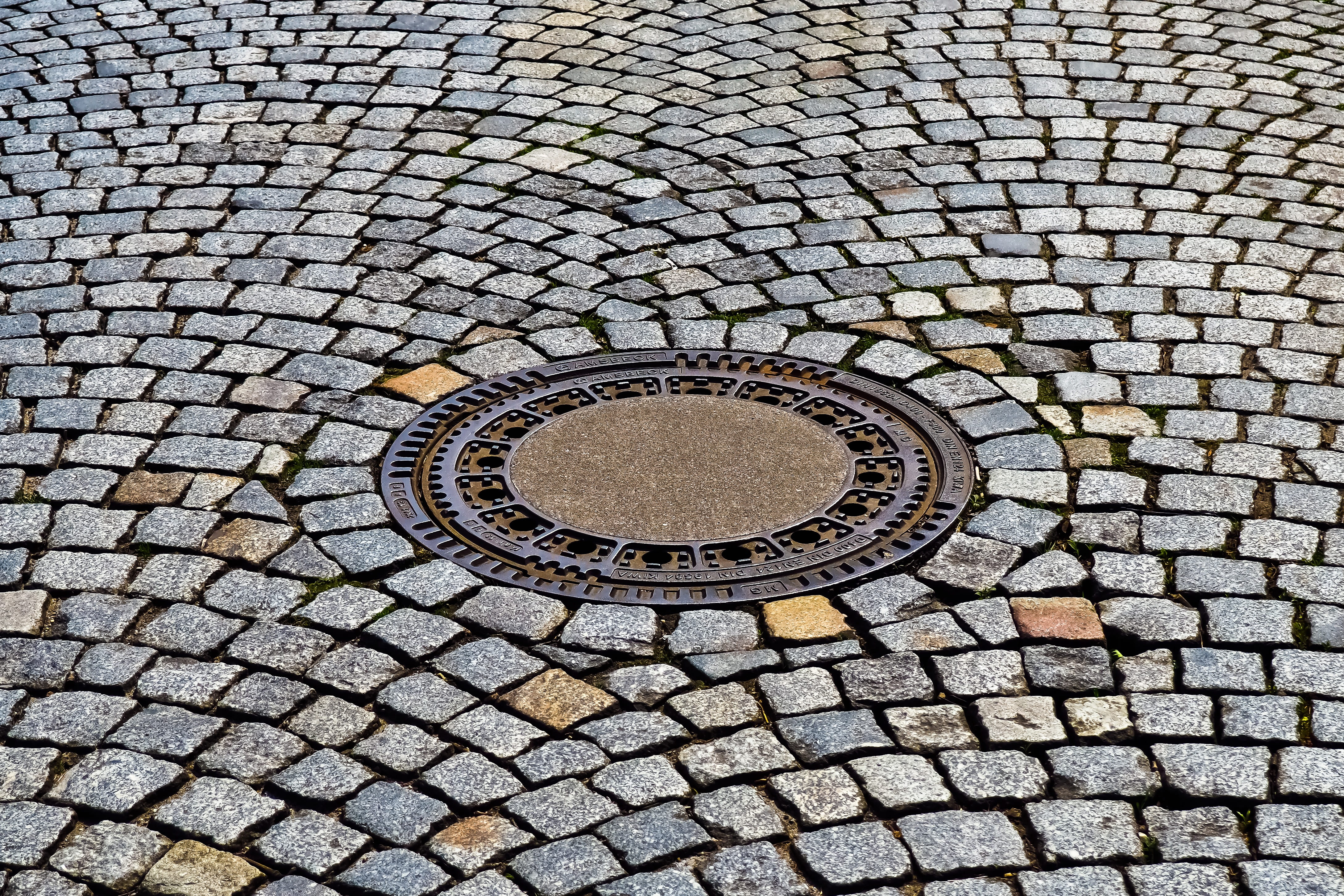 architecture, design, high angle view, background, manhole cover, day, gulli, patch, full frame, pattern, outdoors, natural stone, cobblestones, gully, HD Wallpaper