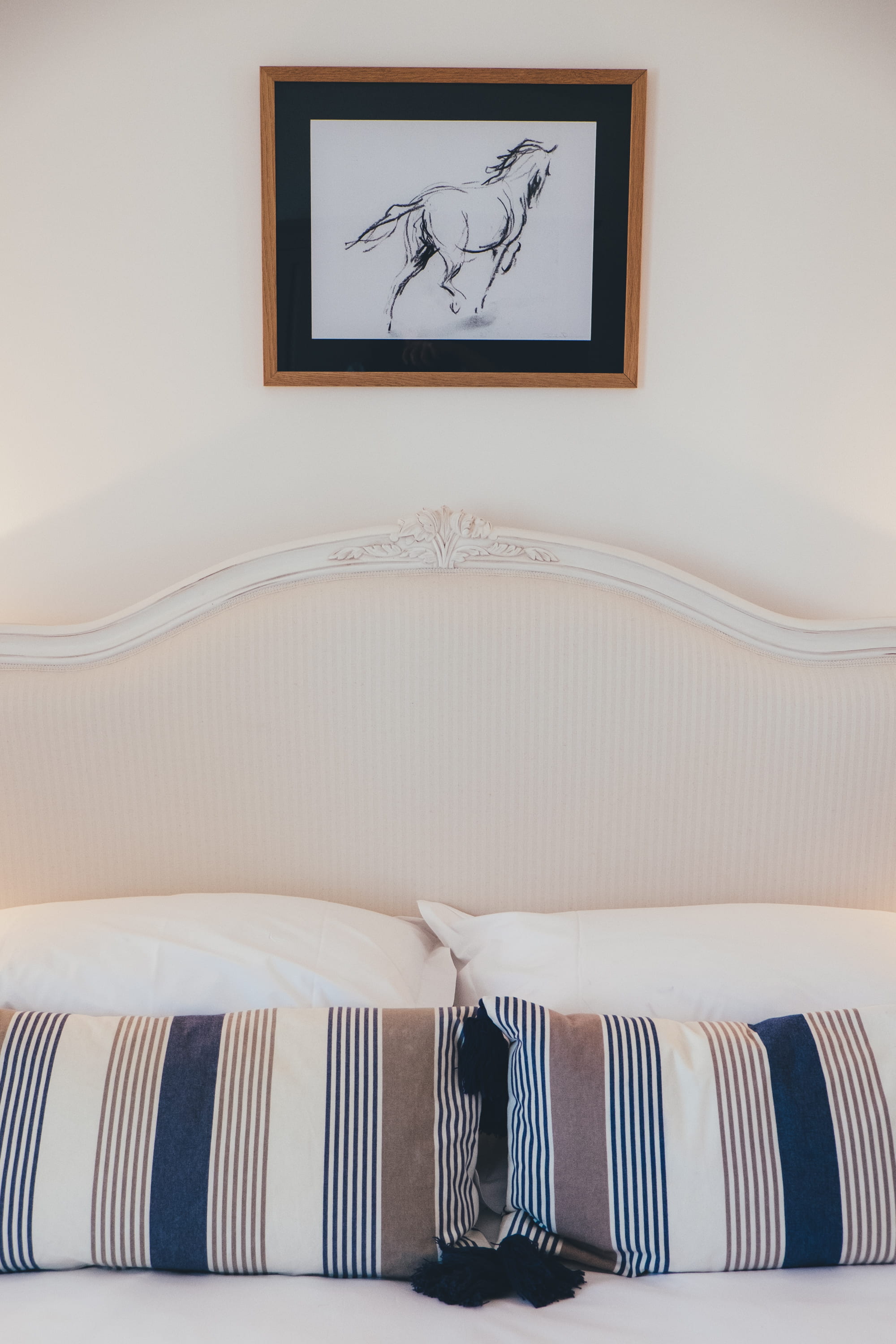 sketch, headboard, furniture, rococo, pillow, home interior, picture, home, art, wall - building feature, room, marriage bed, nwooden, day, apartment, no people, Phone HD Wallpaper