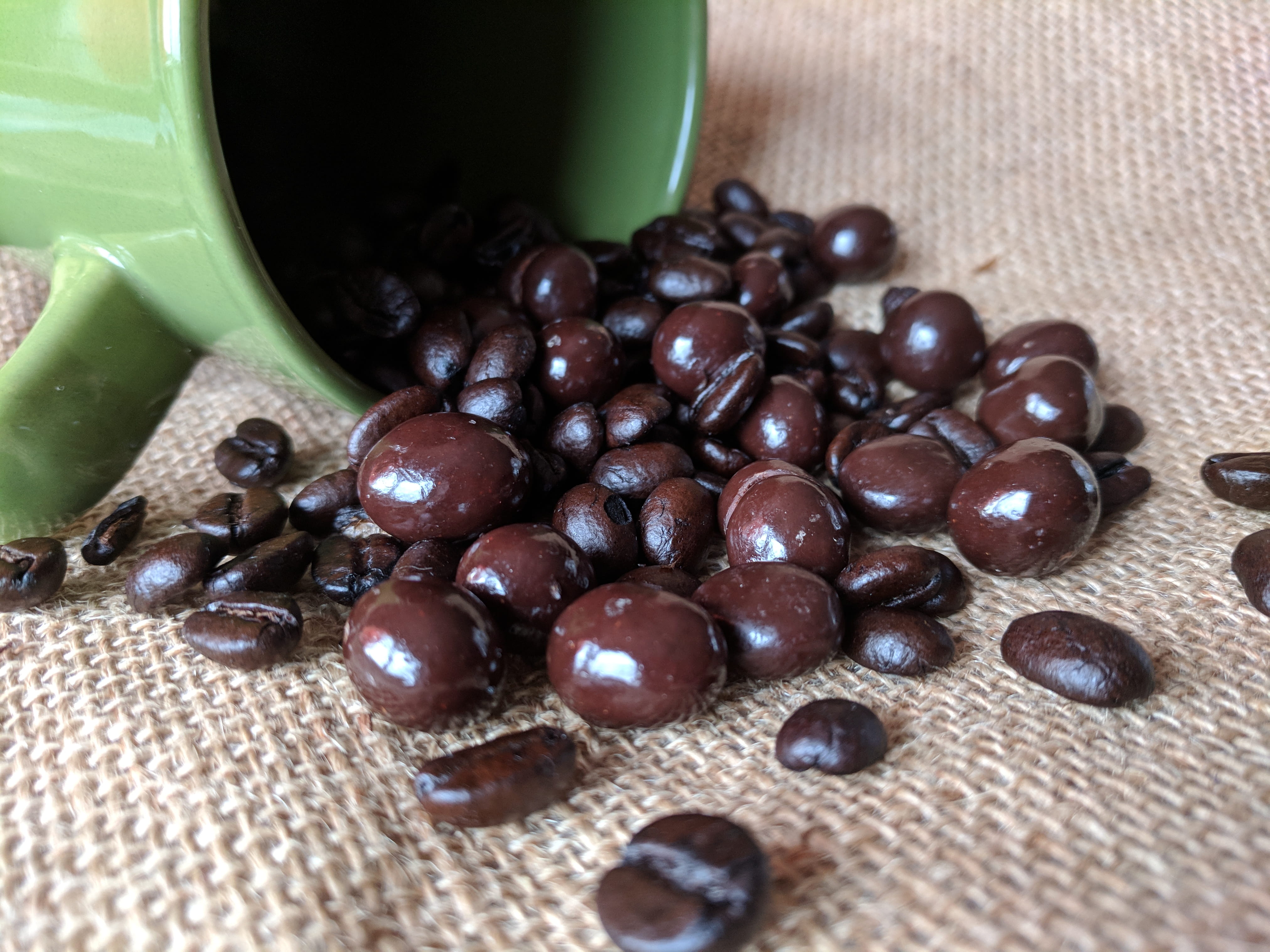 large group of objects, wellbeing, food, raw food, coffee, beans, brown, 4K, mug, indoors, spilling, caffeine, no people, still life, healthy eating, green, HD Wallpaper