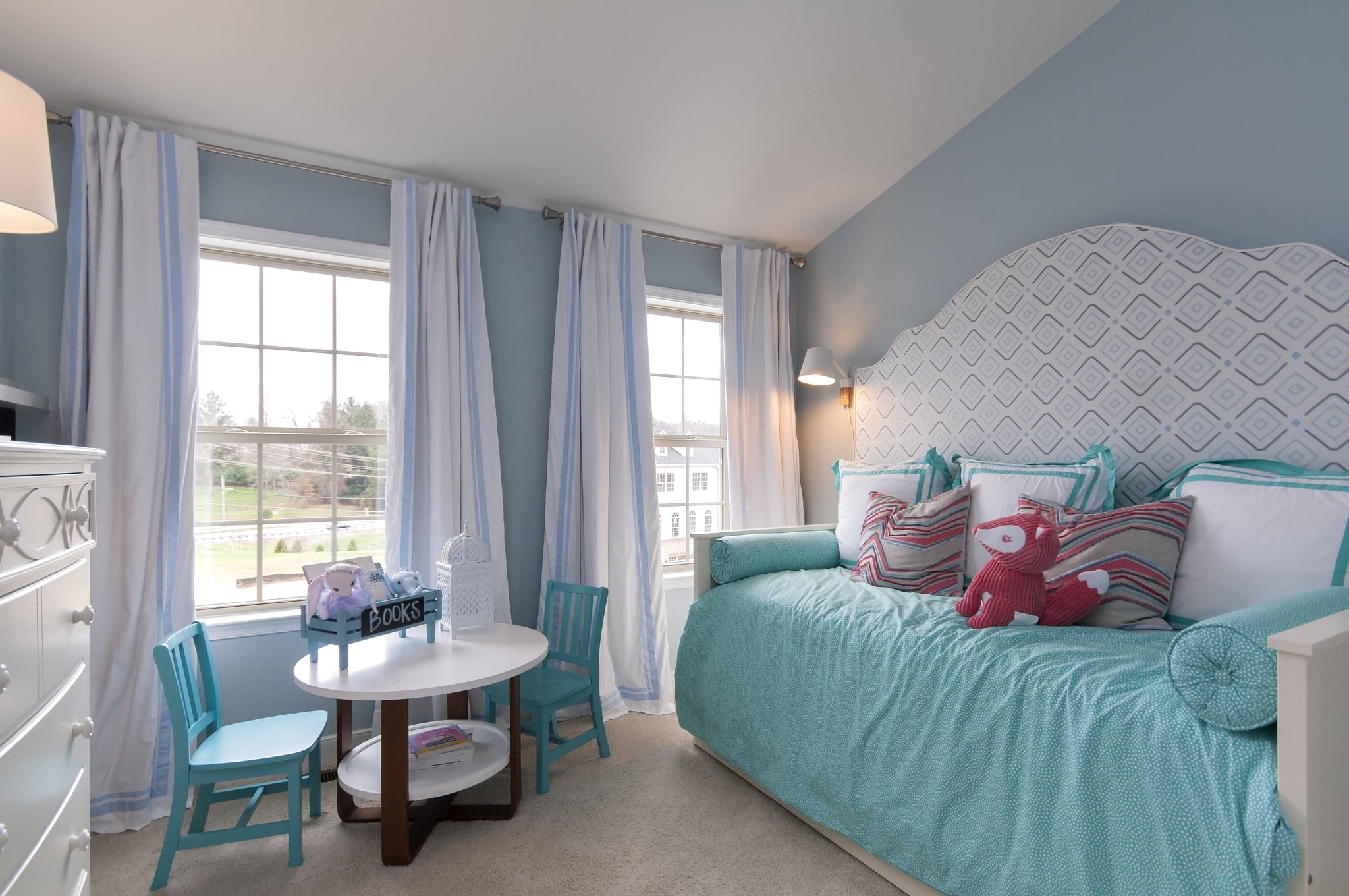 seat, wall - Building Feature, set, decoration, electric Lamp, apartment, headboard, white, home Interior, bed, design, bistro, duvet, children, comfortable, HD Wallpaper