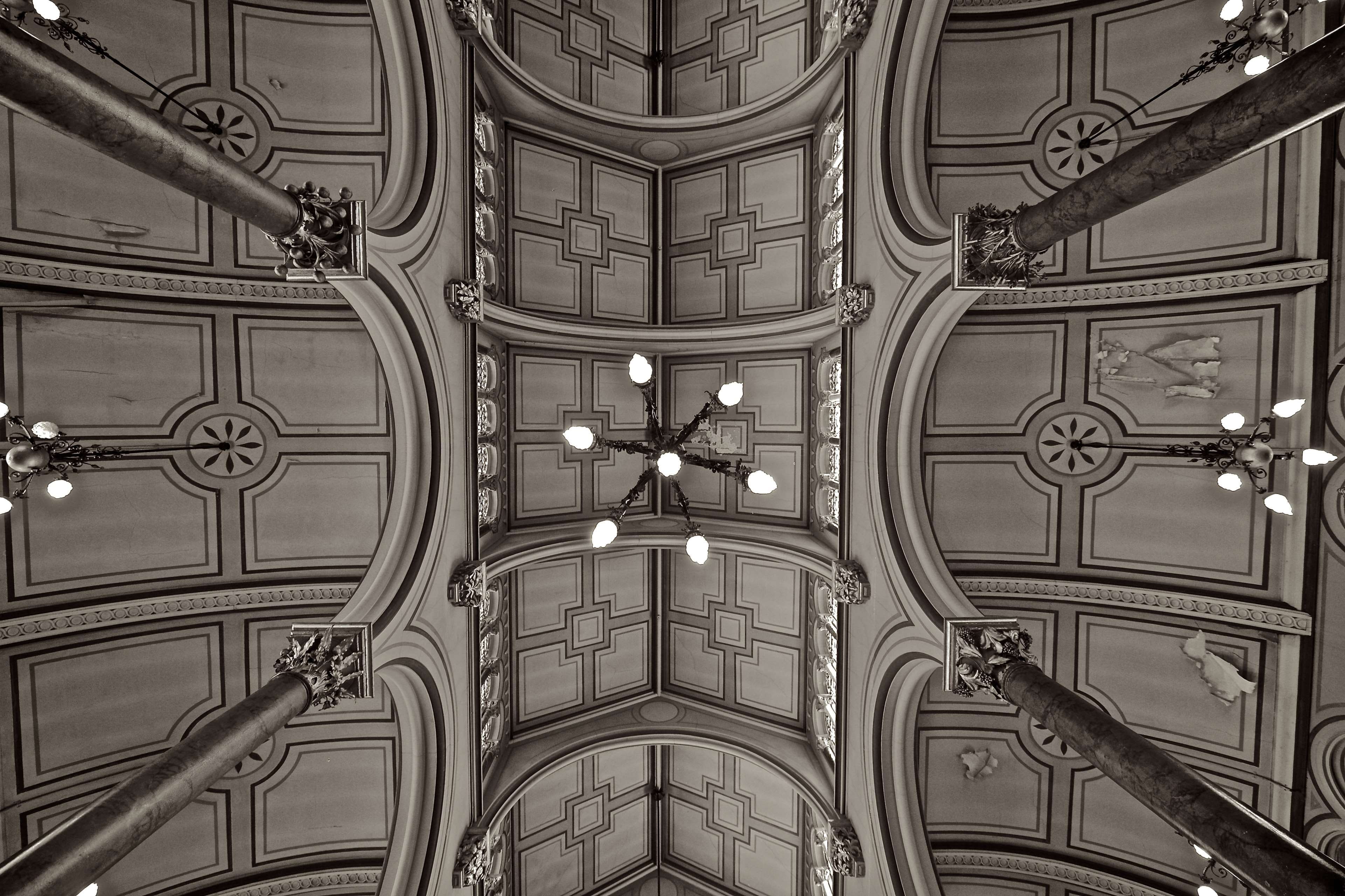 lighting equipment, geometric shape, full frame, backgrounds, history, craftsmanship, the past, columns, no people, chandeliers, ornate, pillars, directly below, HD Wallpaper