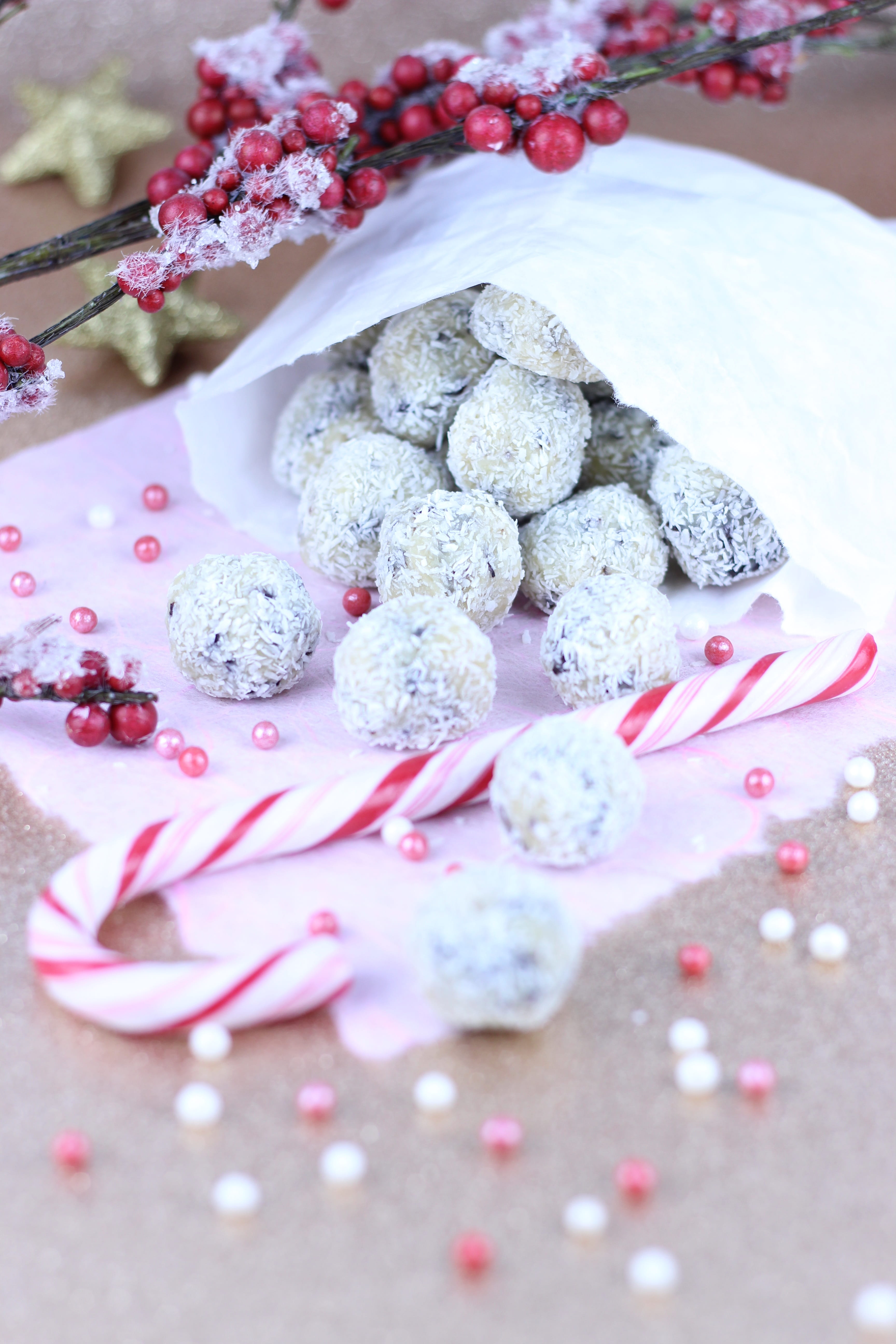 treat, sweet food, christmas, still life, christmas baking, star, food, christmas cookies, celebration, unhealthy eating, pink, candy cane, small cakes, Phone HD Wallpaper