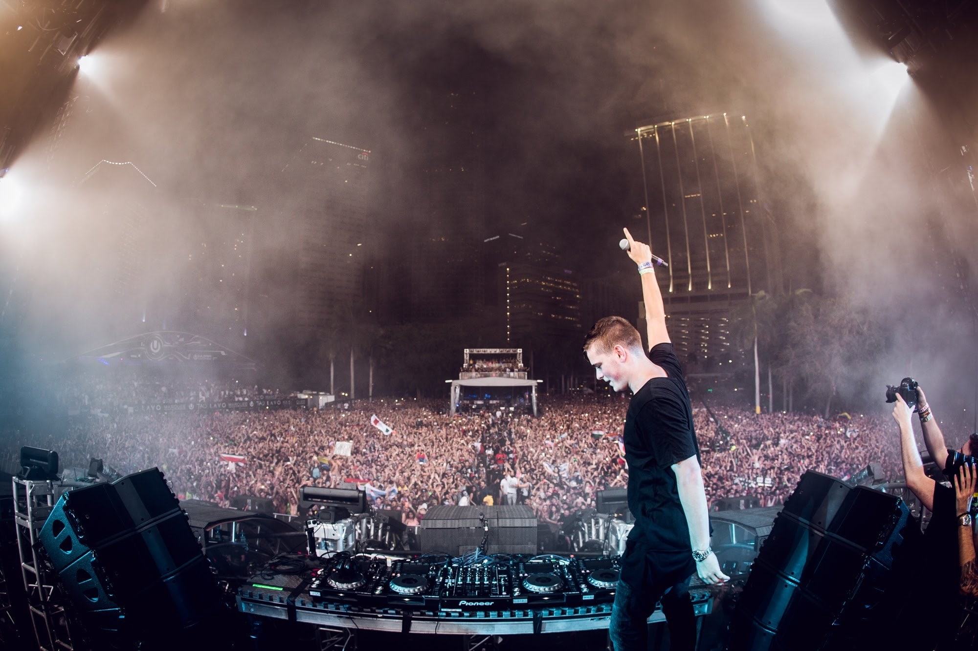 entertainment club, stage, event, martin garrix, pop musician, limb, festival, night, hand raised, popular music concert, 1080P, arms raised, club dj, HD Wallpaper