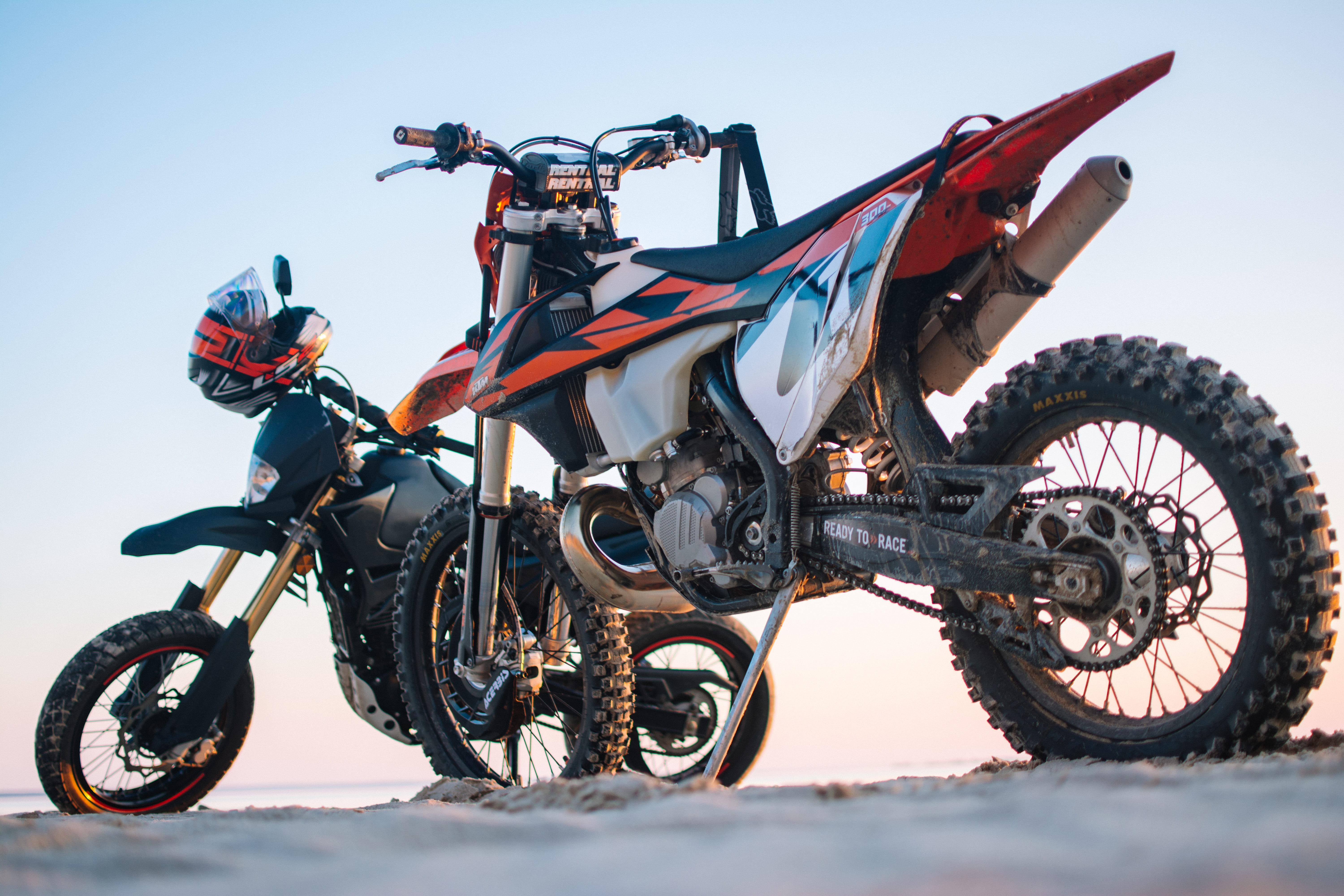 ktm, robot, two, motocross, white, selective, helmet, land vehicle, bike, black, freedom, motorcycle racing, focus, parked, ukraine, ride, outdoors, biker, HD Wallpaper