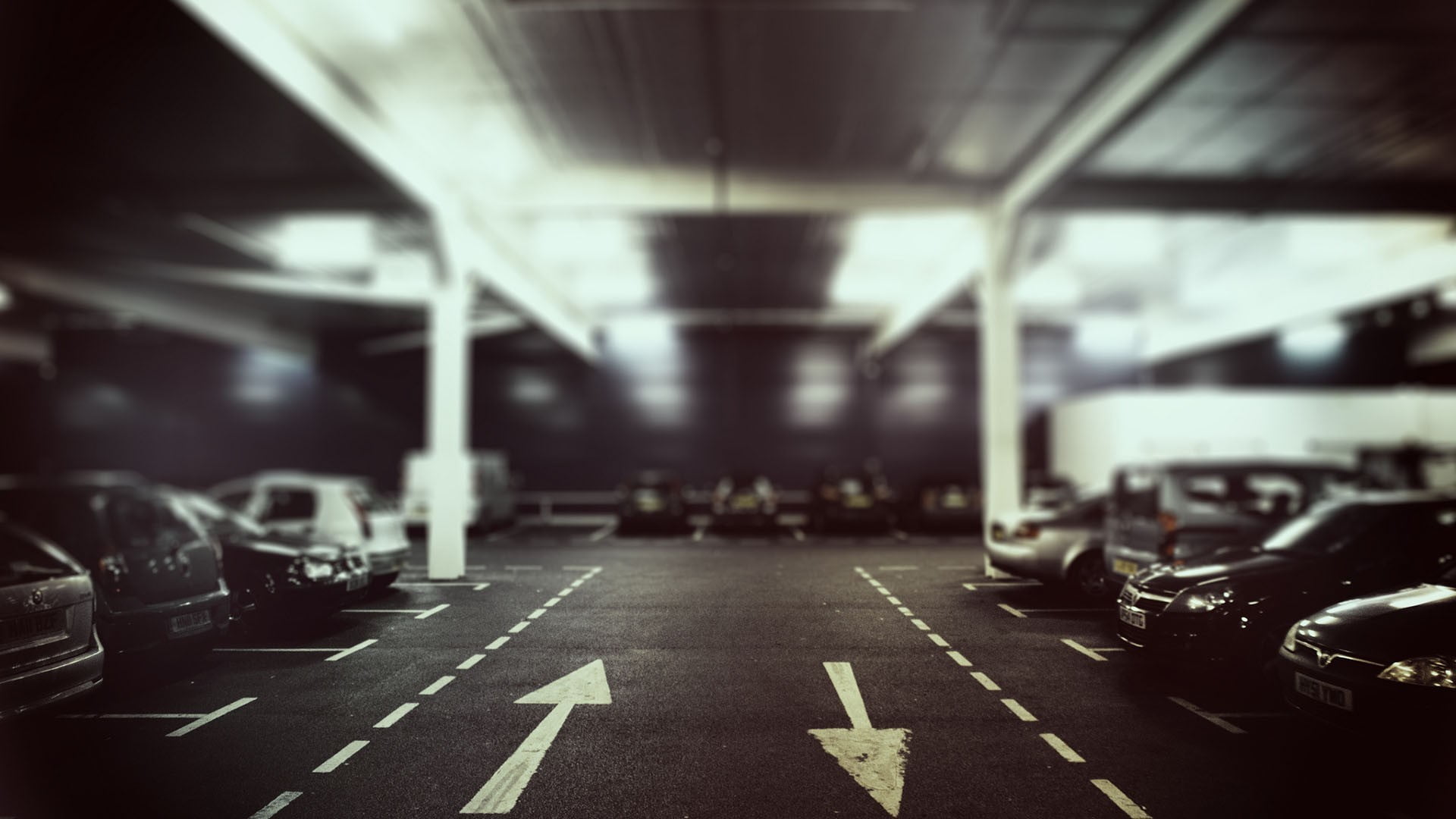 white, black, architectural column, the way forward, motor vehicle, mode of transportation, lamp, arrow symbol, architecture, transportation, direction, HD Wallpaper