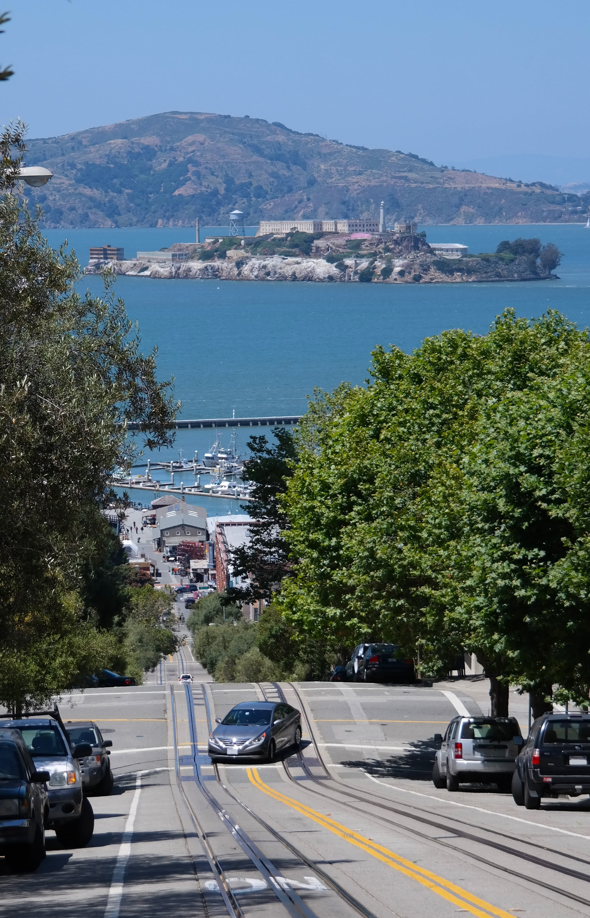 sea, mode of transportation, city, steep, water, built structure, view, 2K, road, car, san fransisco, usa, plant, summer, tree, the sea, natural, sky, Phone HD Wallpaper