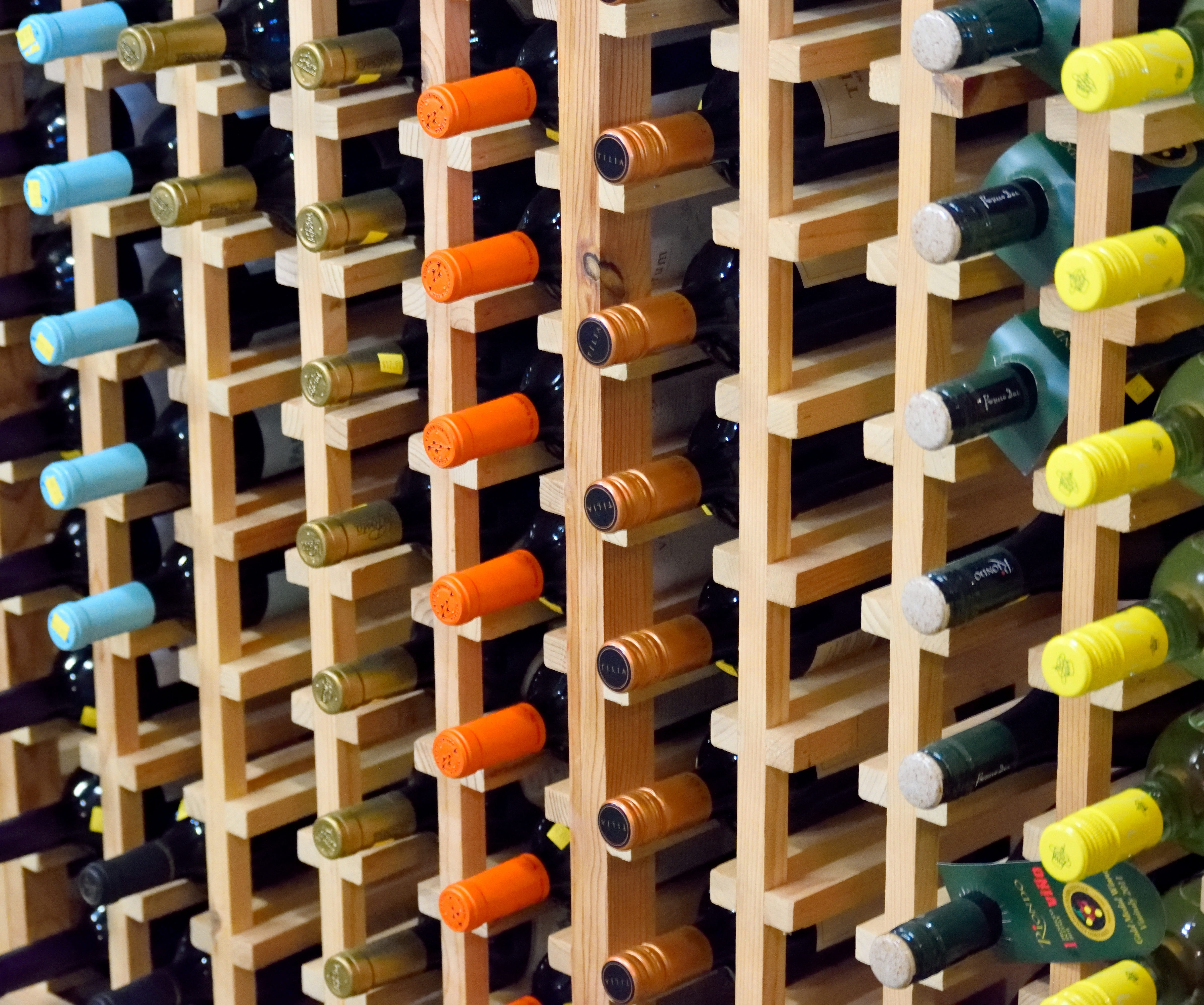 large group of objects, alcohol, sale, bottles, multi colored, choice, 4K, liquid, in a row, for sale, business, close-up, retail, repetition, order, display, HD Wallpaper