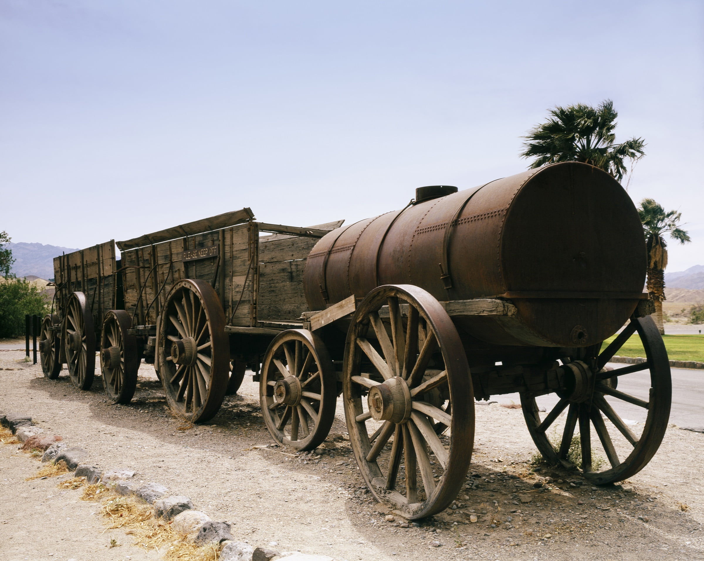 transportation, desert, 1080P, old-fashioned, roadway, sunlight, old west, plant, clear sky, western, mining, death valley, stationary, antique, historical, HD Wallpaper