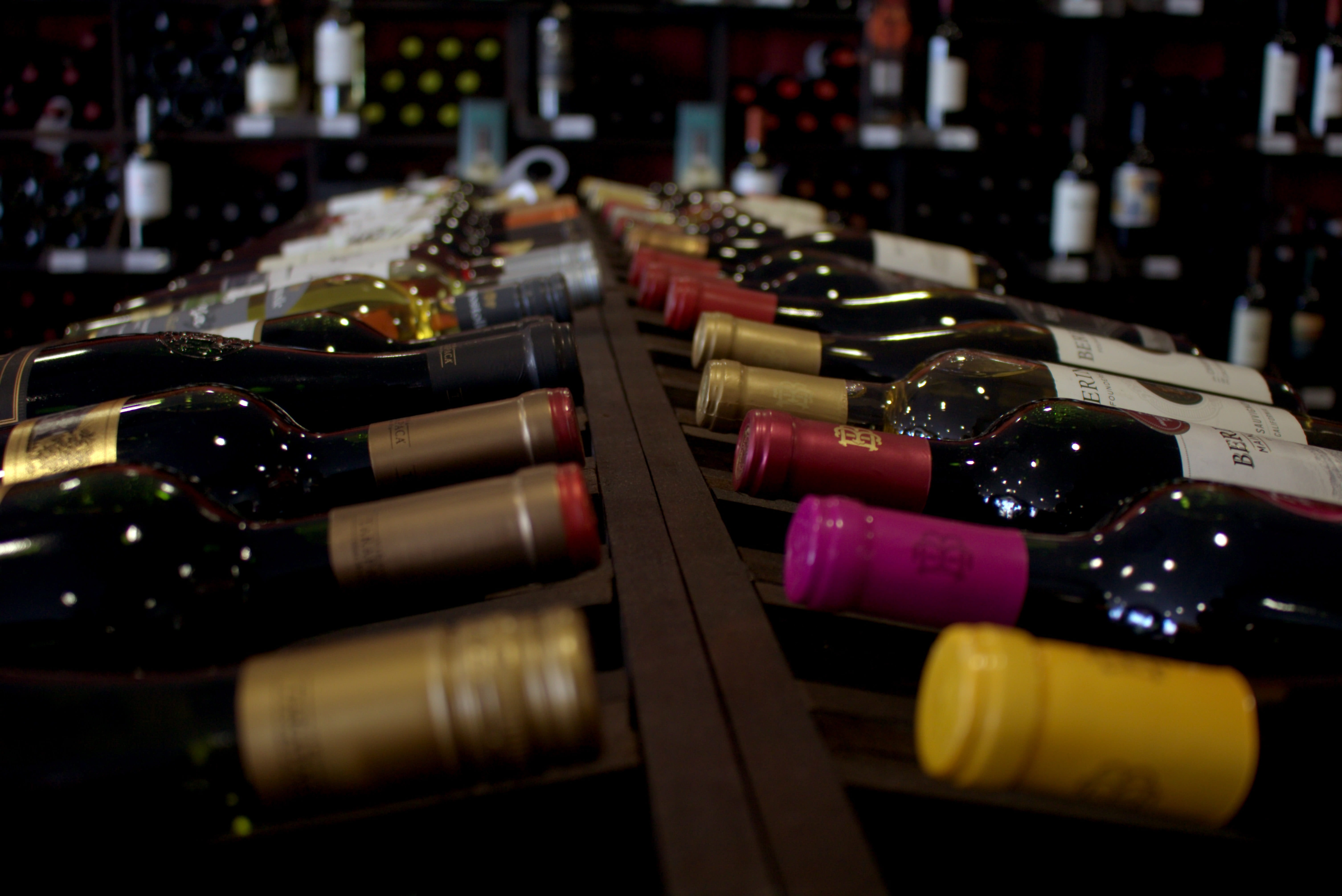 bottles, wines, nightlife, large group of objects, wine, beauty, wood - material, abundance, red wine, bottle, glass, rioja, refreshment, container, corks, HD Wallpaper