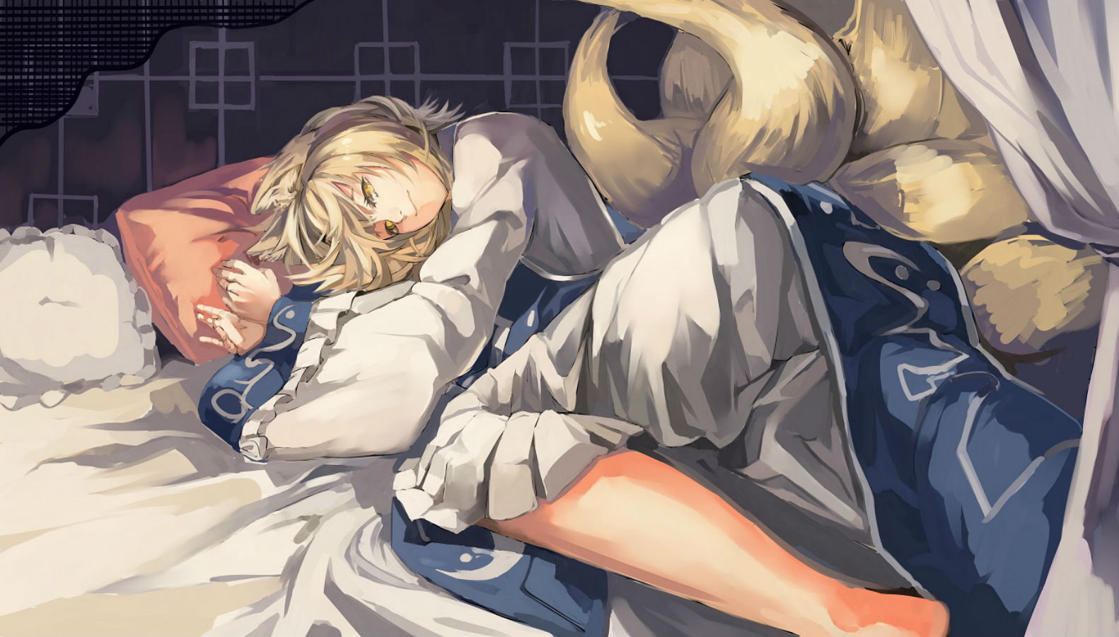 tails, ran, multiple, ears, animal, sm5050, yakumo, tail, hair, clothes, 720P, bed, yellow, touhou, blonde, eyes, japanese, HD Wallpaper