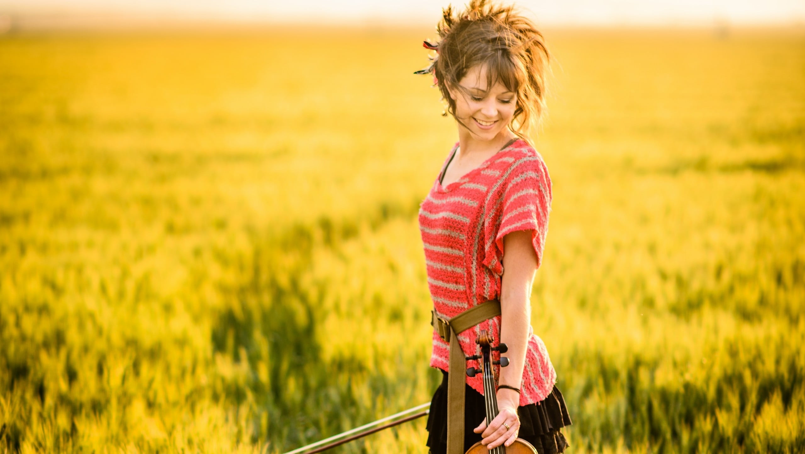 shirt, nature, childhood, carries, plant, celebrity, standing, woman, child, hair, Lindsey Stirling, women, focus on foreground, wearing, girls, positive emotion, HD Wallpaper
