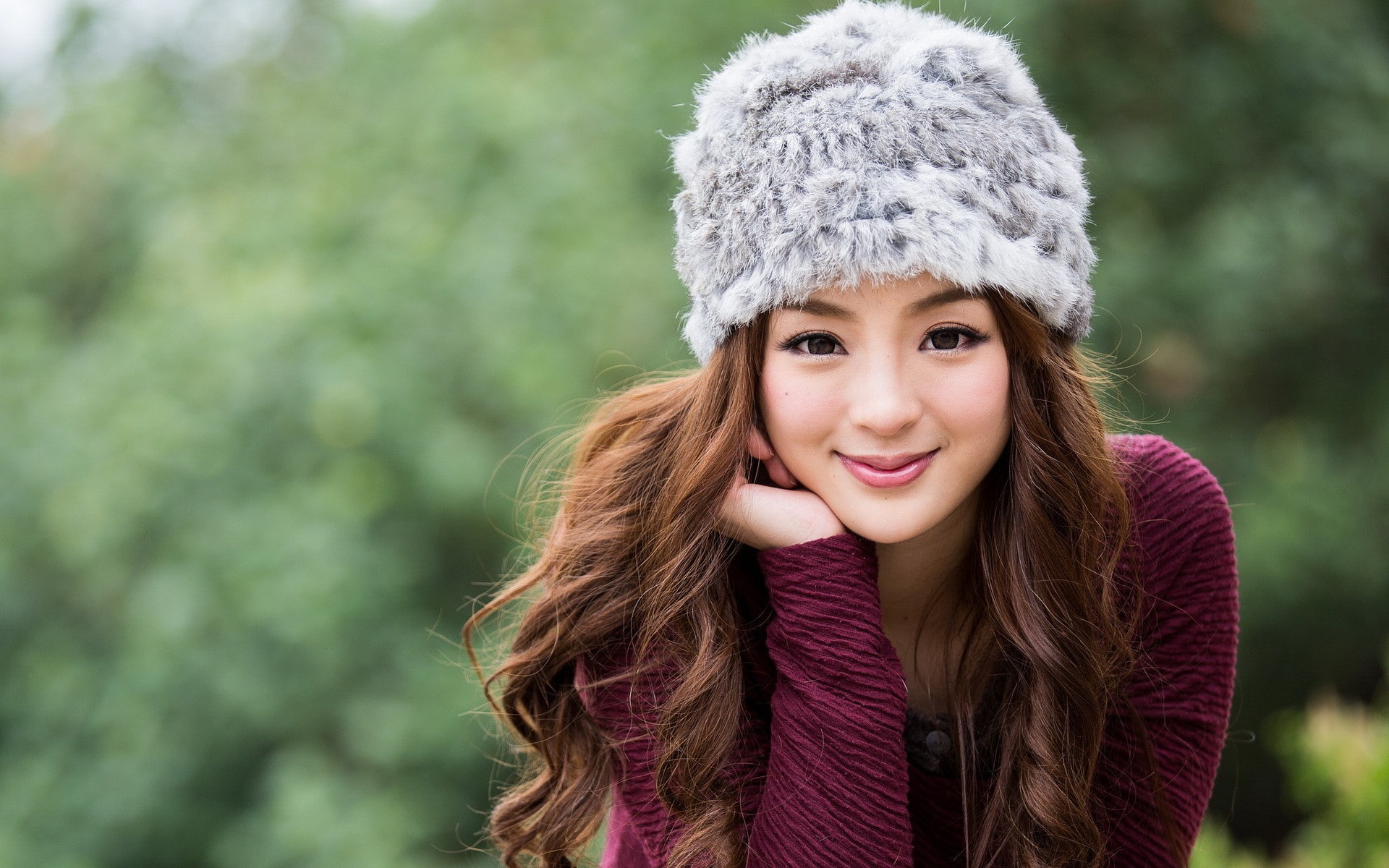 millinery, looking at viewer, auburn hair, curly hair, Asian, long hair, smiling, brown eyes, women, Jancy Wong, 1080P, HD Wallpaper