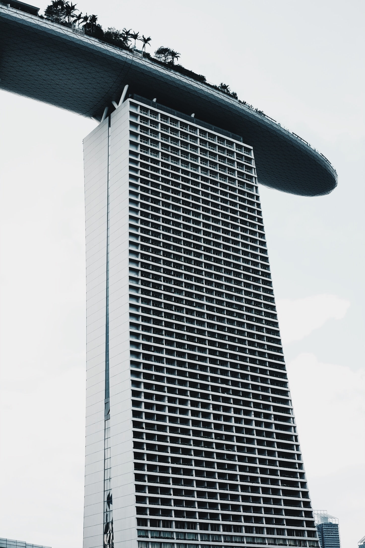sunlight, hotel, window, alloy, tall - high, architecture, building, skyscraper, sky, 1080P, Singapore, no people, built structure, building exterior, Phone HD Wallpaper