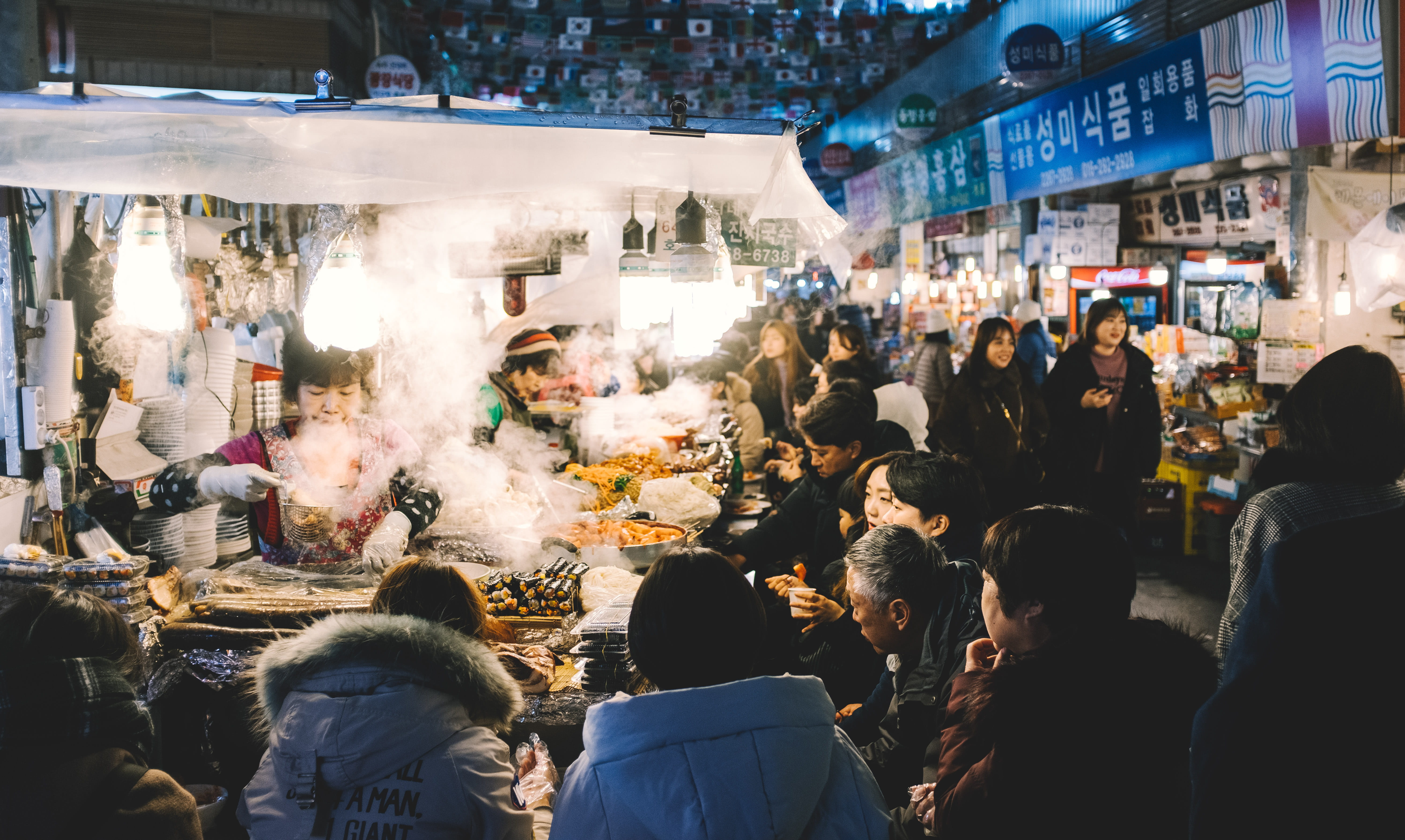 city, human, dish, city life, restaurant, street market, food court, food, eating, walking, crowd, architecture, group of people, men, apparel, clothing, HD Wallpaper