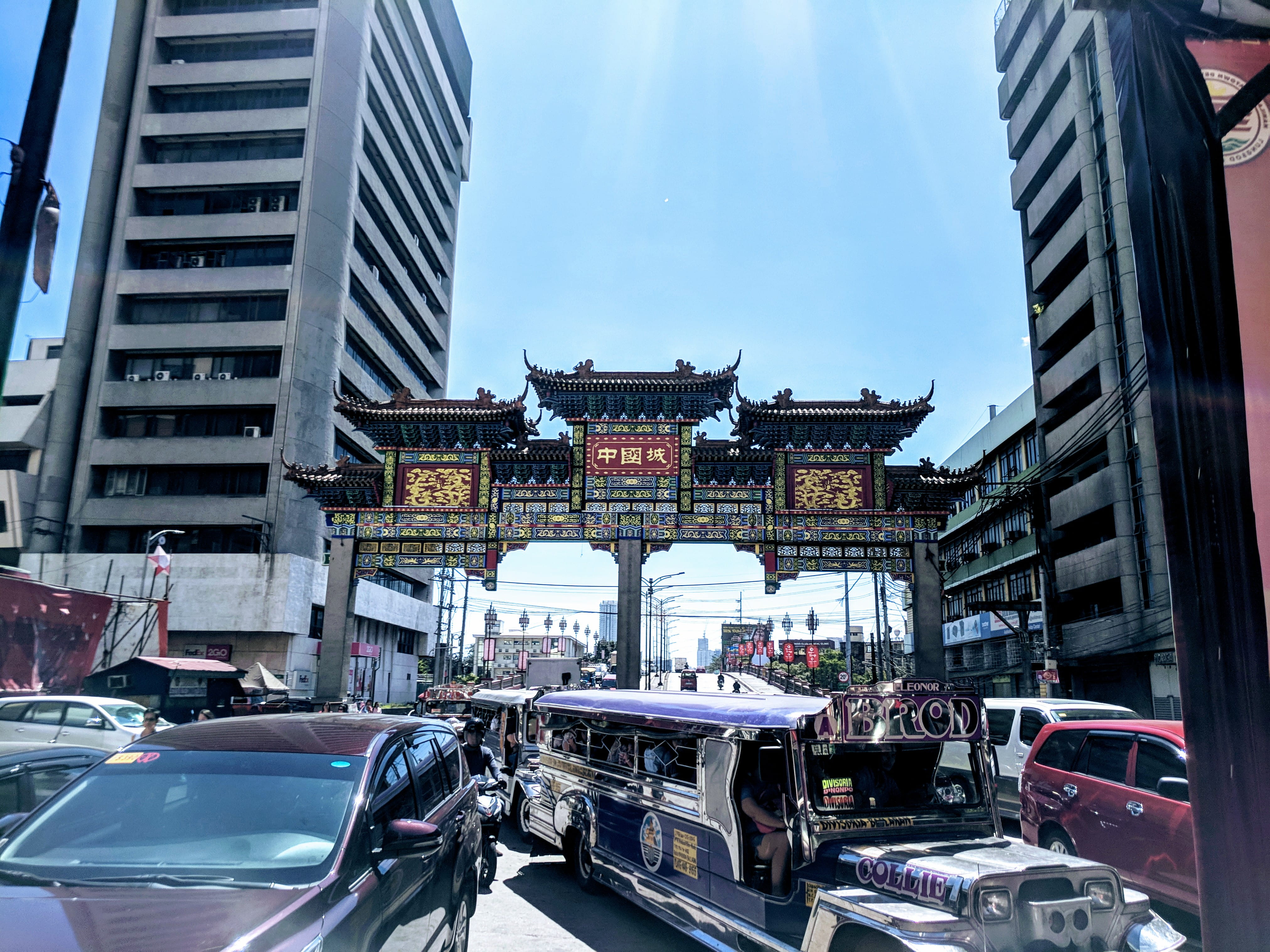 transportation, philippines, motor vehicle, 4K, building, built structure, sunlight, city, street, manila, architecture, building exterior, incidental people, HD Wallpaper