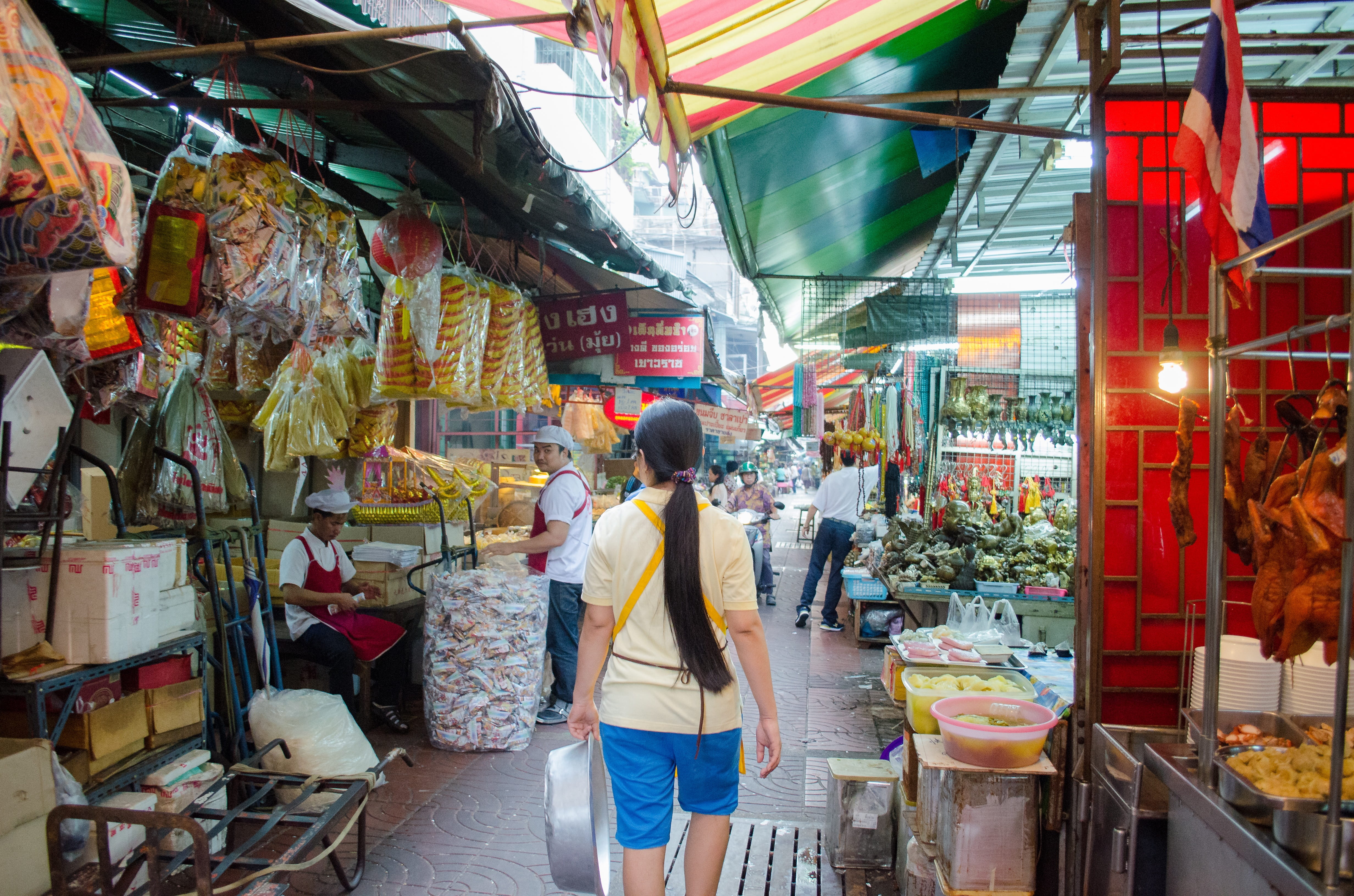 group of people, leisure activity, women, architecture, shopping, asian yaowarat, choice, retail, lifestyles, store, buying, men, adult, chinatown, people, HD Wallpaper