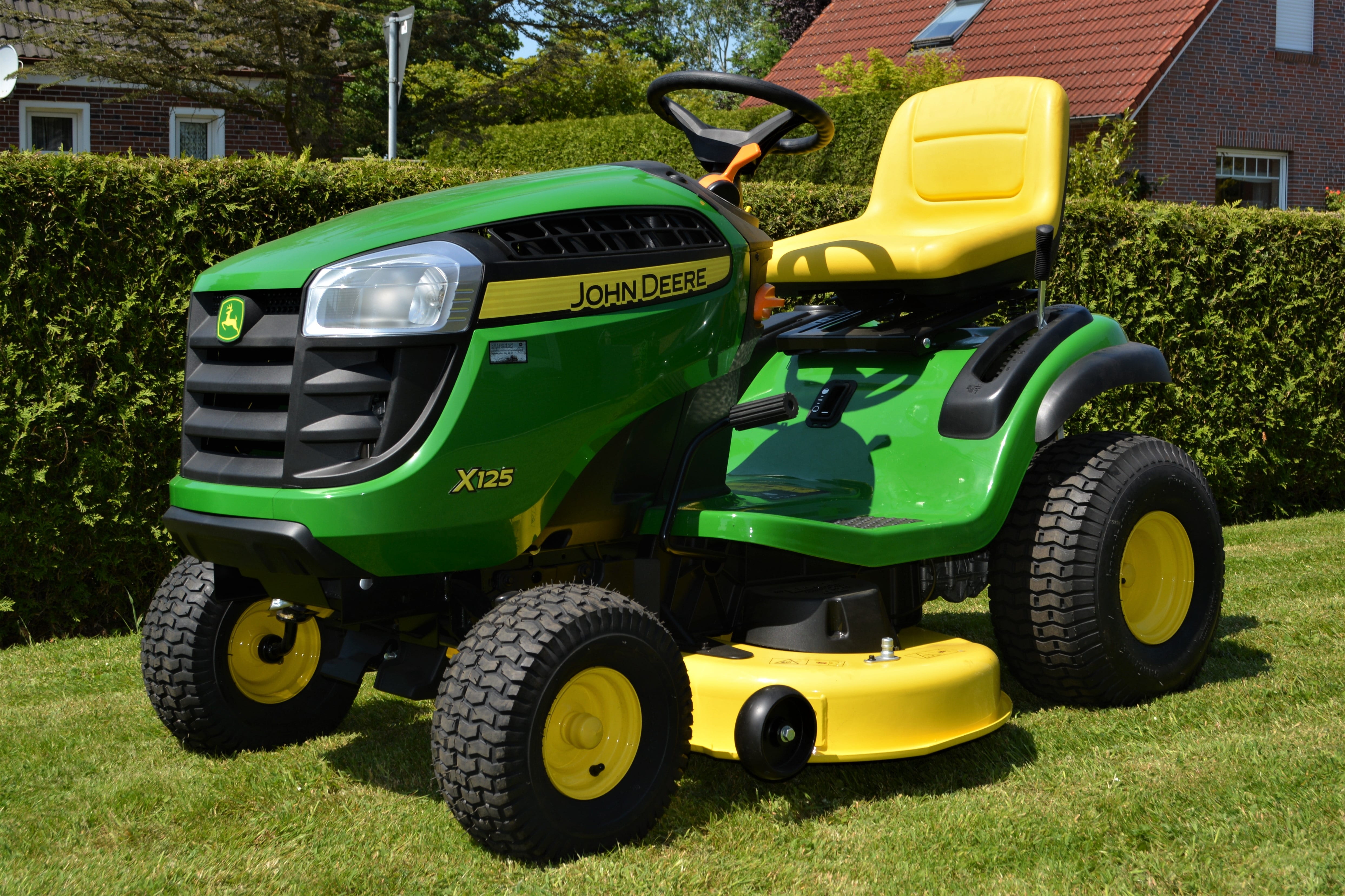 day, field, no people, john deere x125, 4K, transportation, vehicle, sunlight, tractor, agricultural machinery, front or back yard, gardening, wheel, ride-on mower, HD Wallpaper