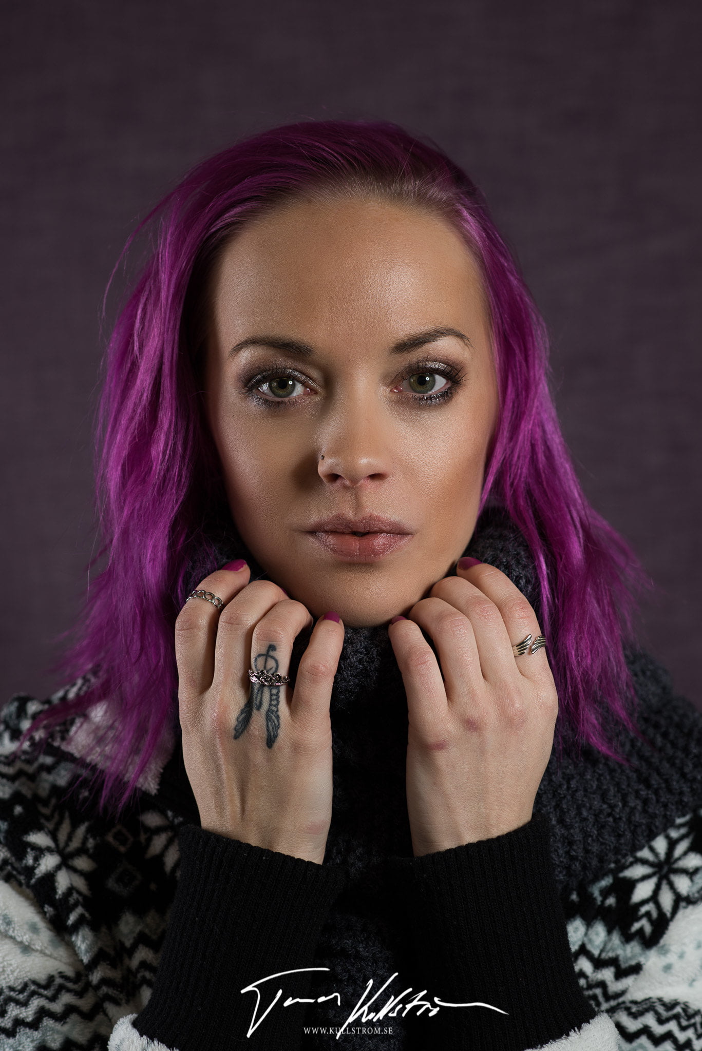 young women, purple, beautiful people, 500px, sweater, one person, studio shot, rings, tattoo, beautiful woman, green eyes, beauty, hair, fashion, looking at camera, Phone HD Wallpaper