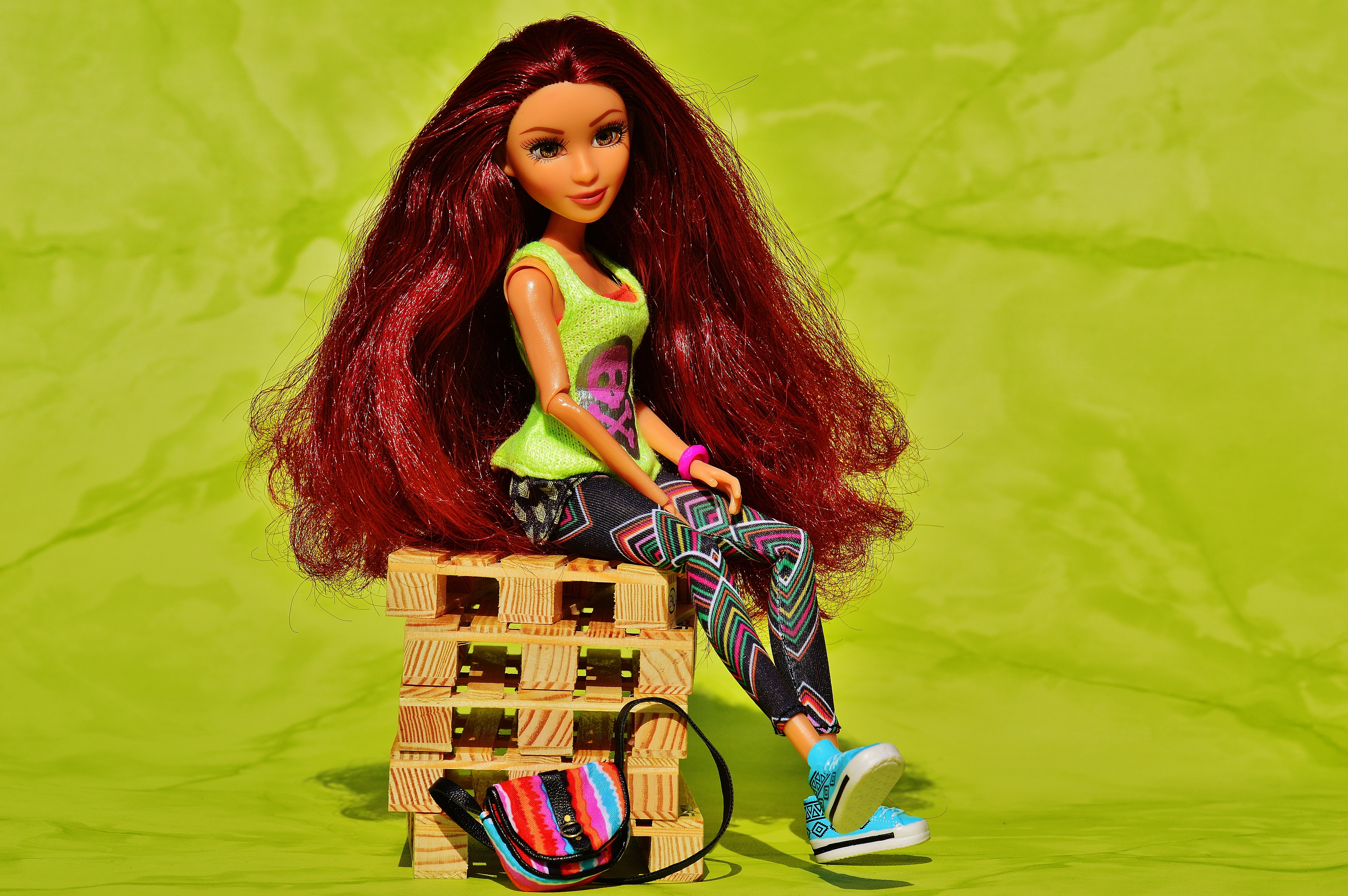 red hair, beauty, sneakers, pretty, front view, clothing, looking at camera, girls toys, women, beautiful, euro pallets, full length, pallets, beautiful woman, HD Wallpaper