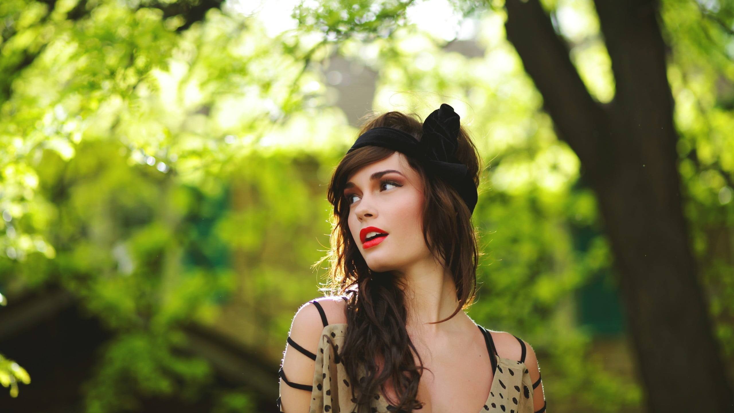 nature, women, blurred, woman, long hair, young adult, adult, plant, outdoors, women outdoors, black, hair, depth of field, brunette, model, headshot, young women, HD Wallpaper