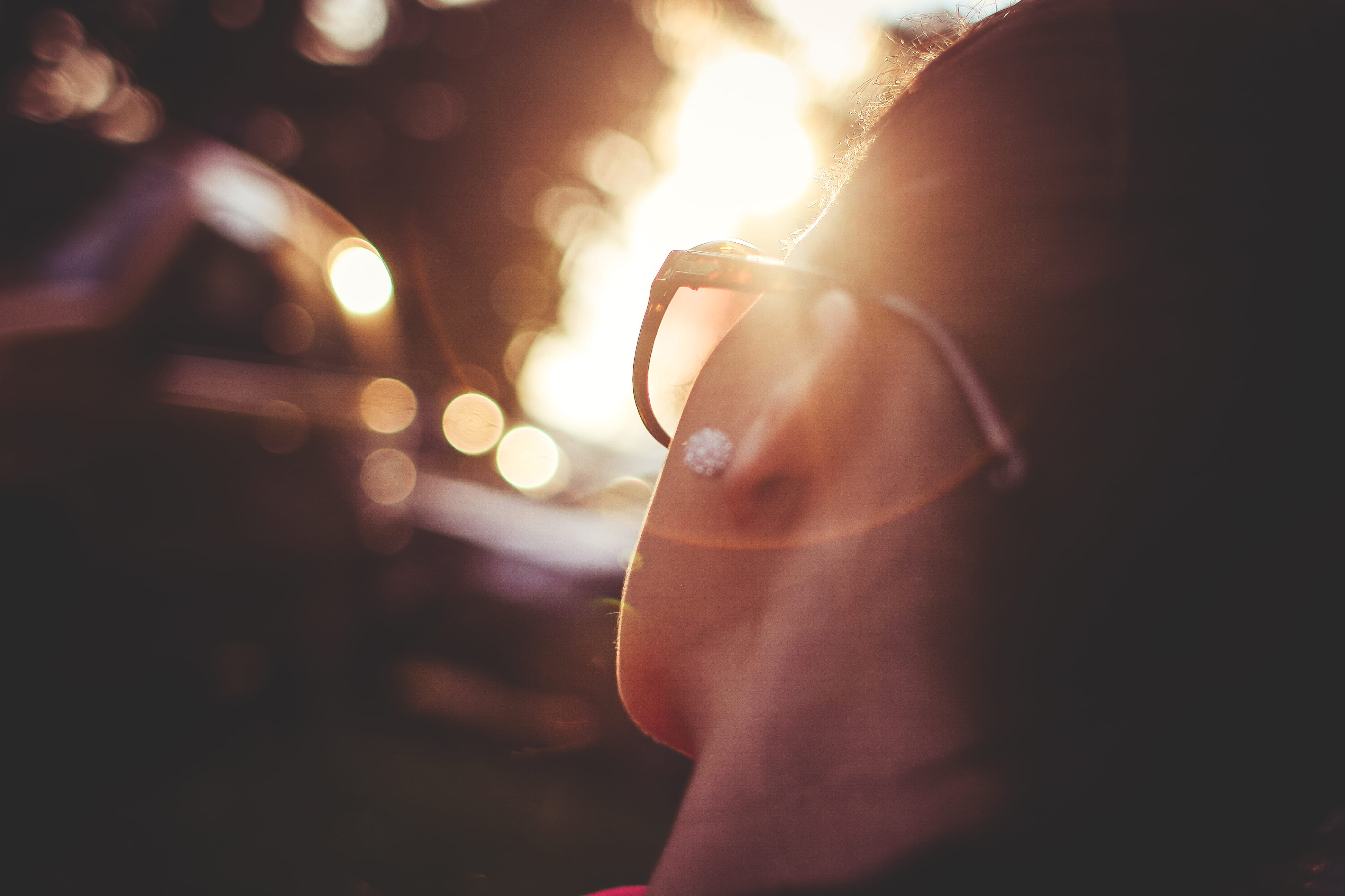 body part, people, focus on foreground, one Person, eyeglasses, outdoors, sunlight, men, women, beautiful woman, 4K, looking, relaxation, caucasian Ethnicity, HD Wallpaper
