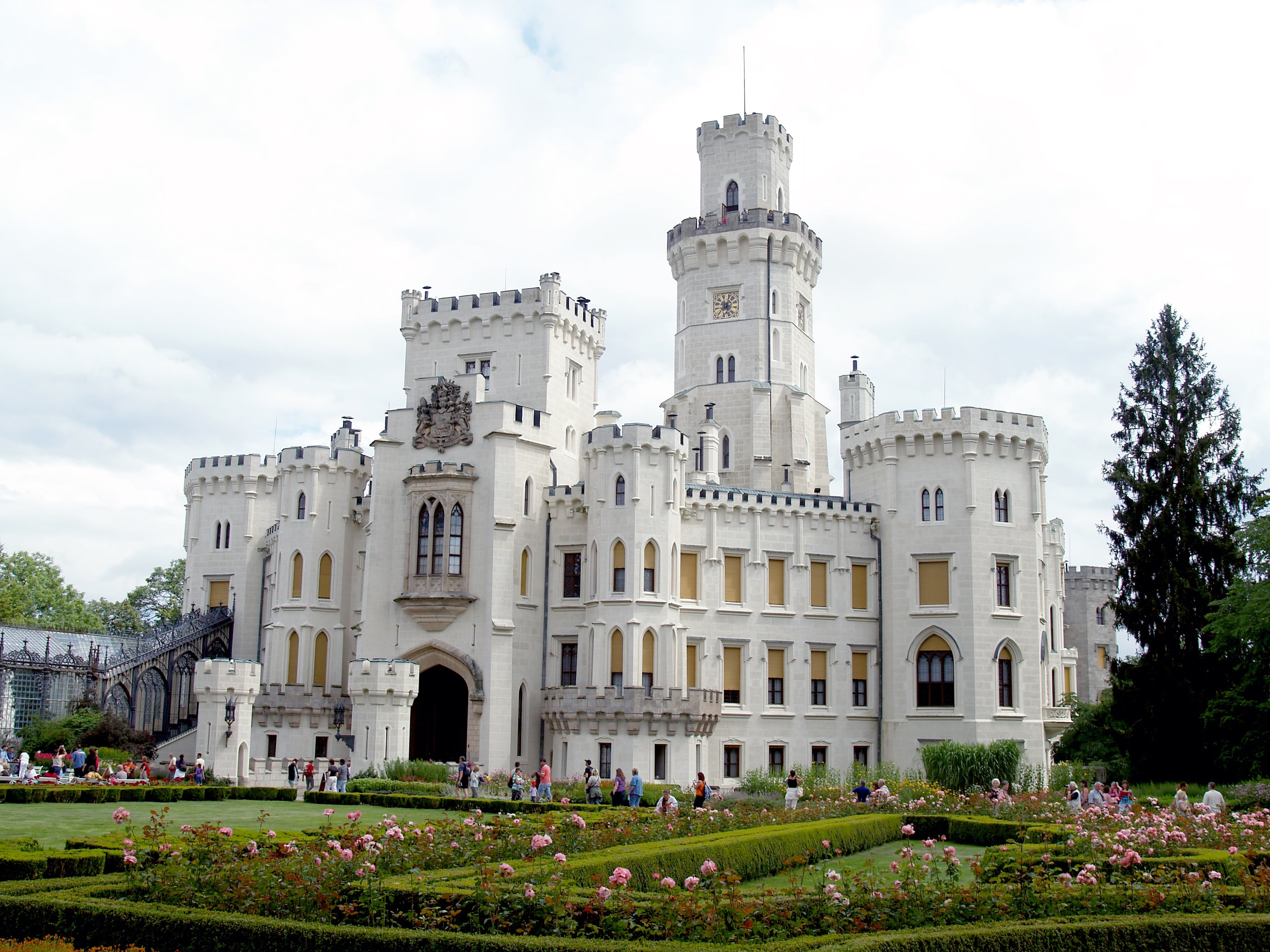 flowers, building exterior, the past, 2K, religion, architectural column, built structure, cloud - sky, tree, sky, hluboka castle, hluboká, building, day, HD Wallpaper