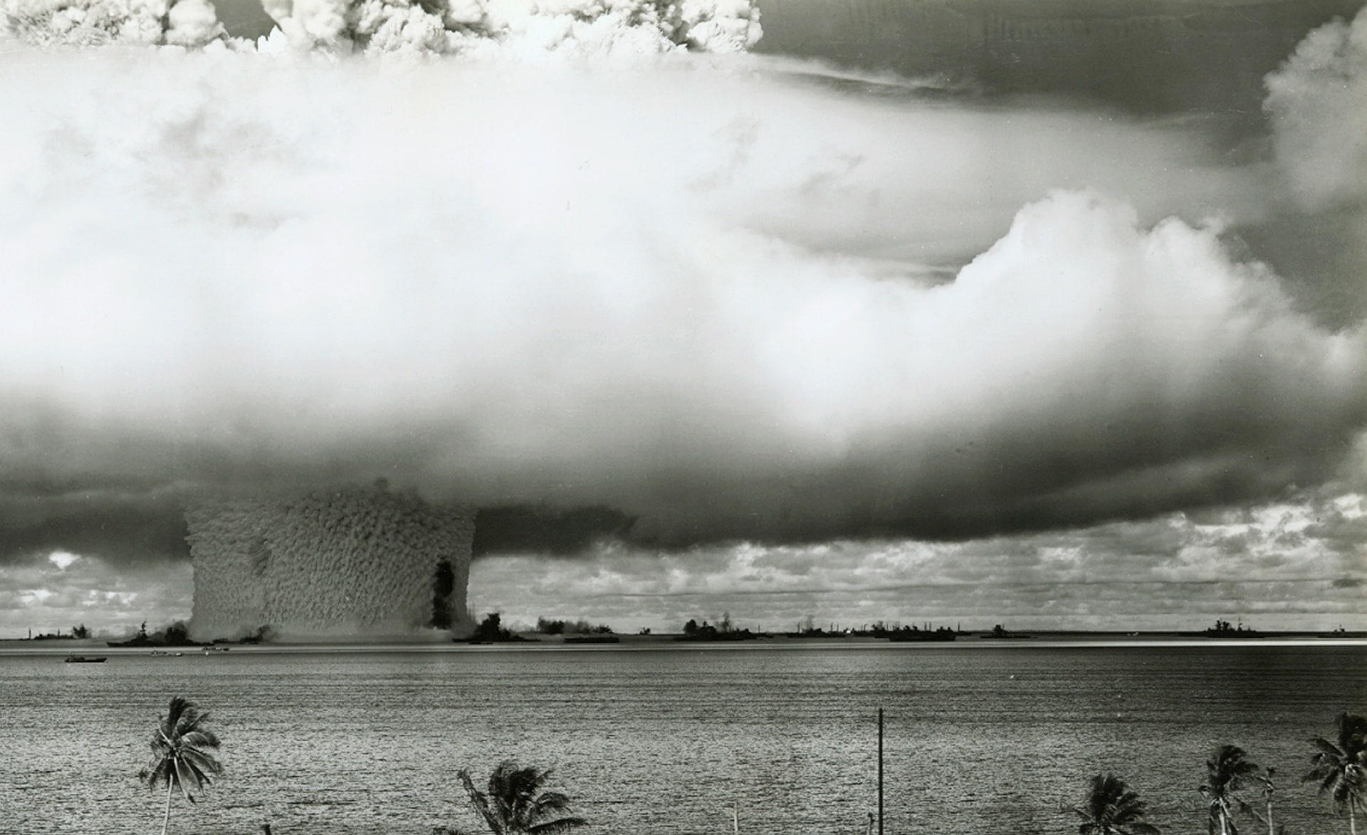 Atomic, grayscale, power, beauty in nature, environment, Army, warning sign, covered, photo, people, smoke - physical structure, water, outdoors, land, HD Wallpaper