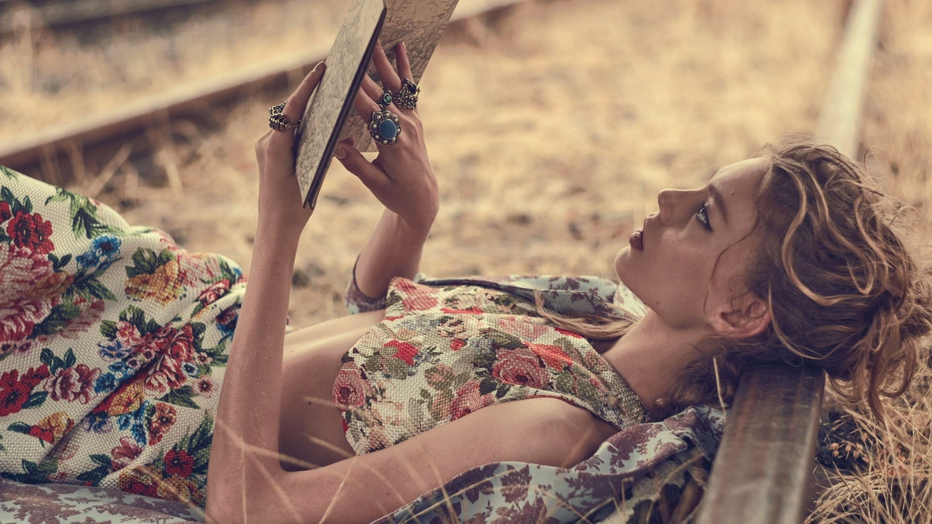 lying down, profile, nature, real people, floral pattern, casual clothing, beautiful people, side view, contemplation, tilt, beautiful woman, rings, lens, HD Wallpaper