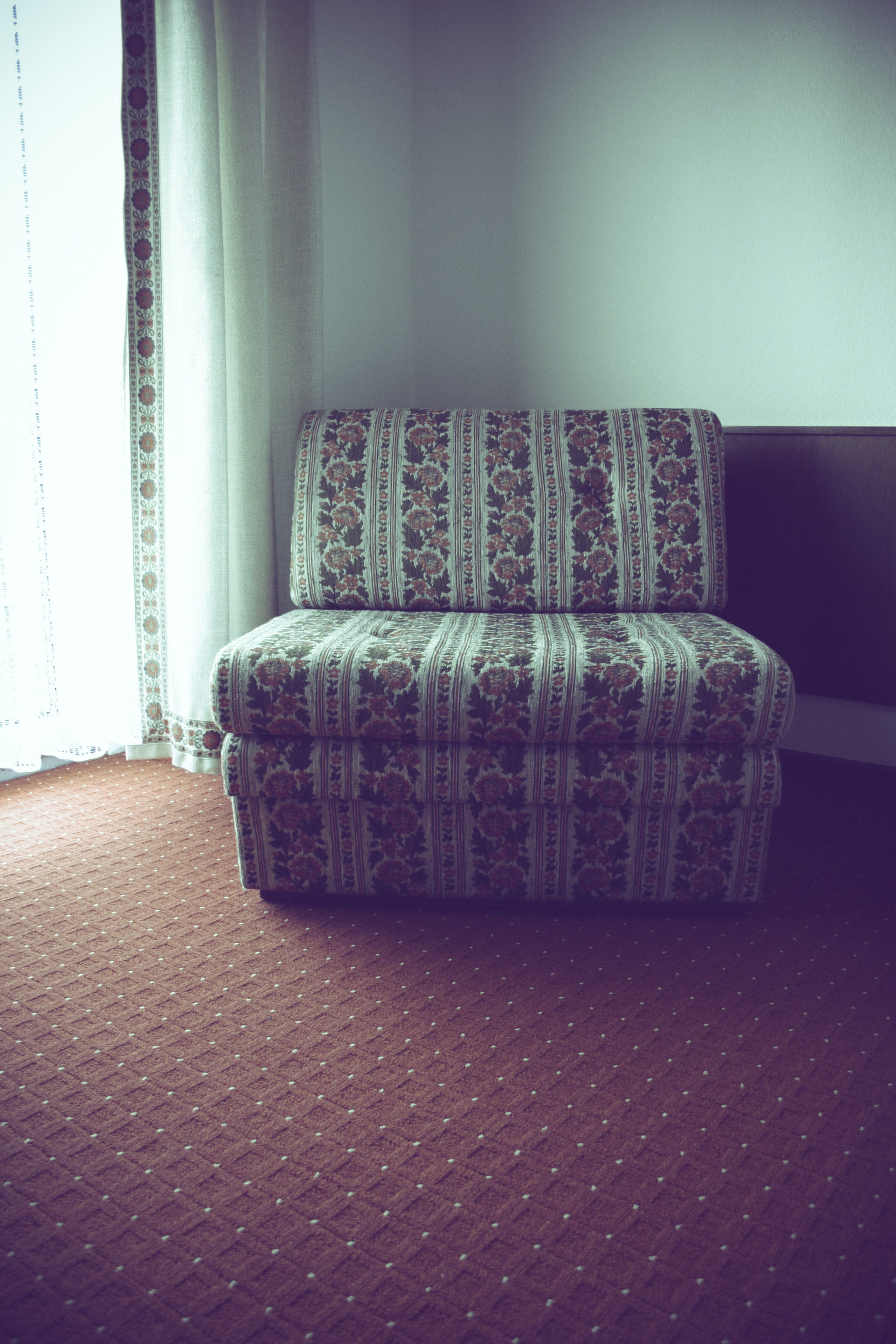 patterns, furniture, seat, table, corner, pillow, close-up, 2K, still life, fabric, window, sofa, indoors, pattern, retro, absence, interior decoration, Phone HD Wallpaper