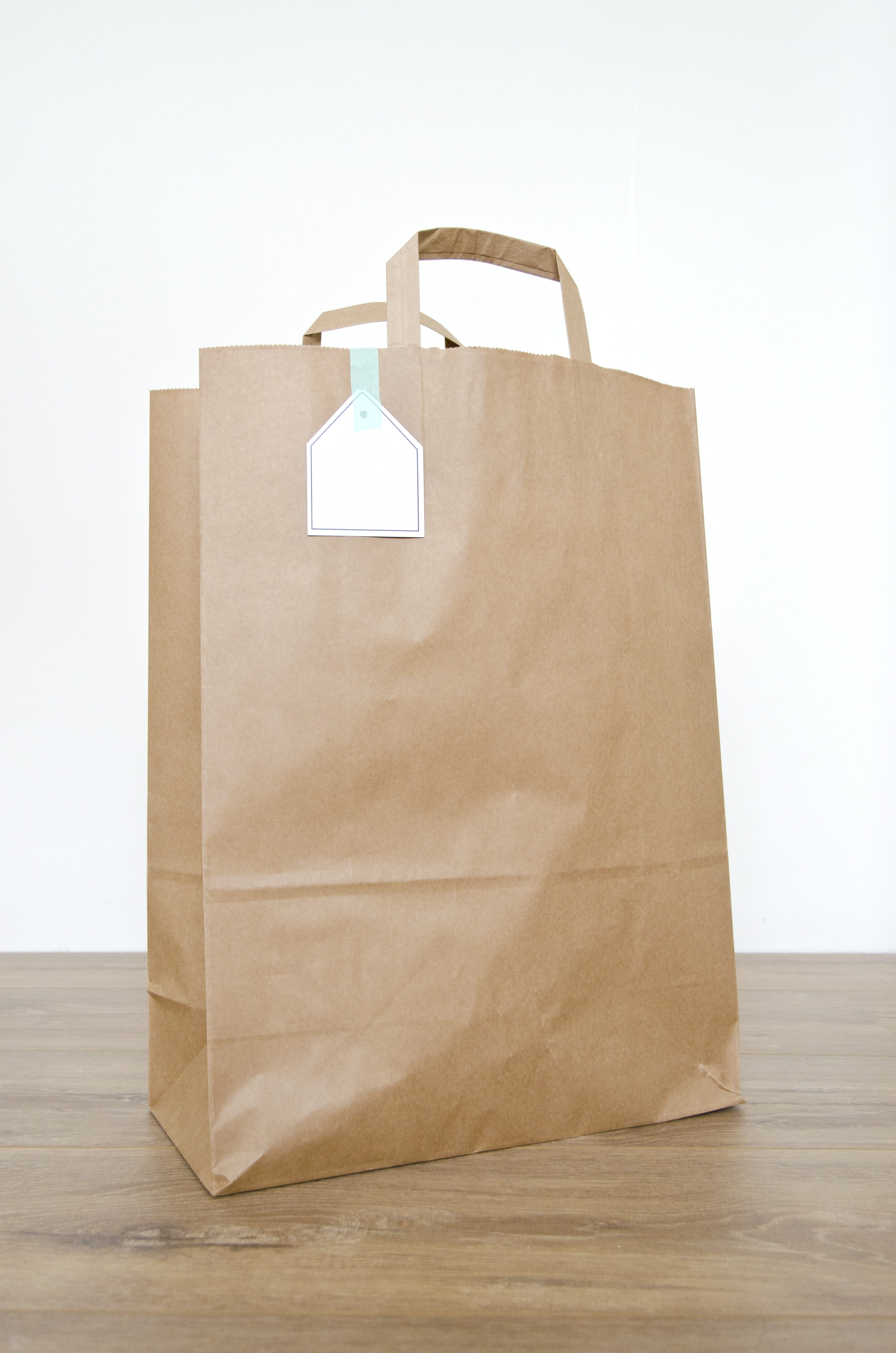 handle, design, bag, shopping, still life, brown, mockup, no people, gift, paper bag, indoors, business, luxury, paper, studio shot, single object, fashion, Phone HD Wallpaper