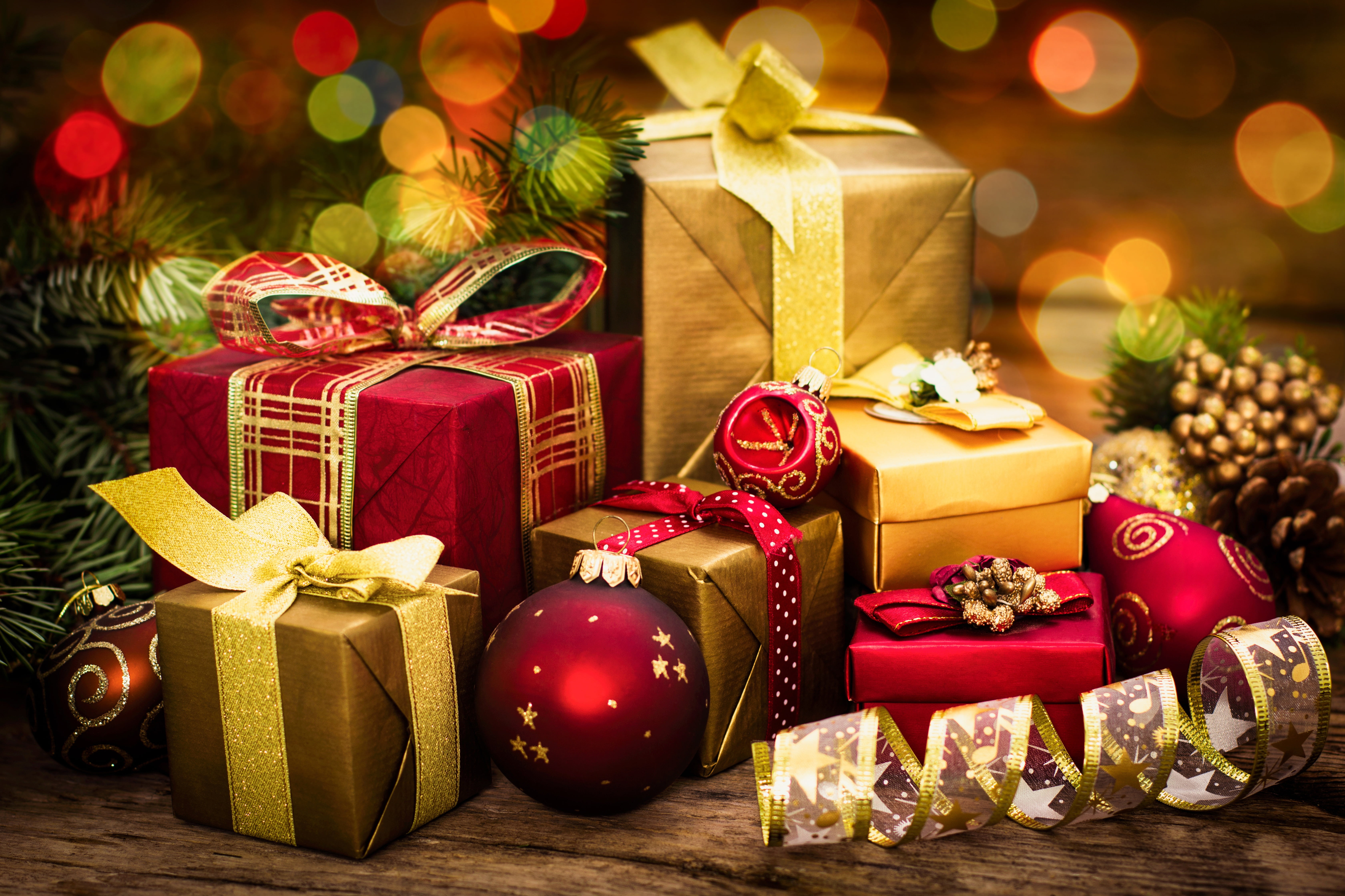 Christmas, merry christmas, baubles, tied bow, box - Container, illuminated, celebration, box, gift, christmas Decoration, surprise, decoration, bow, shiny, HD Wallpaper